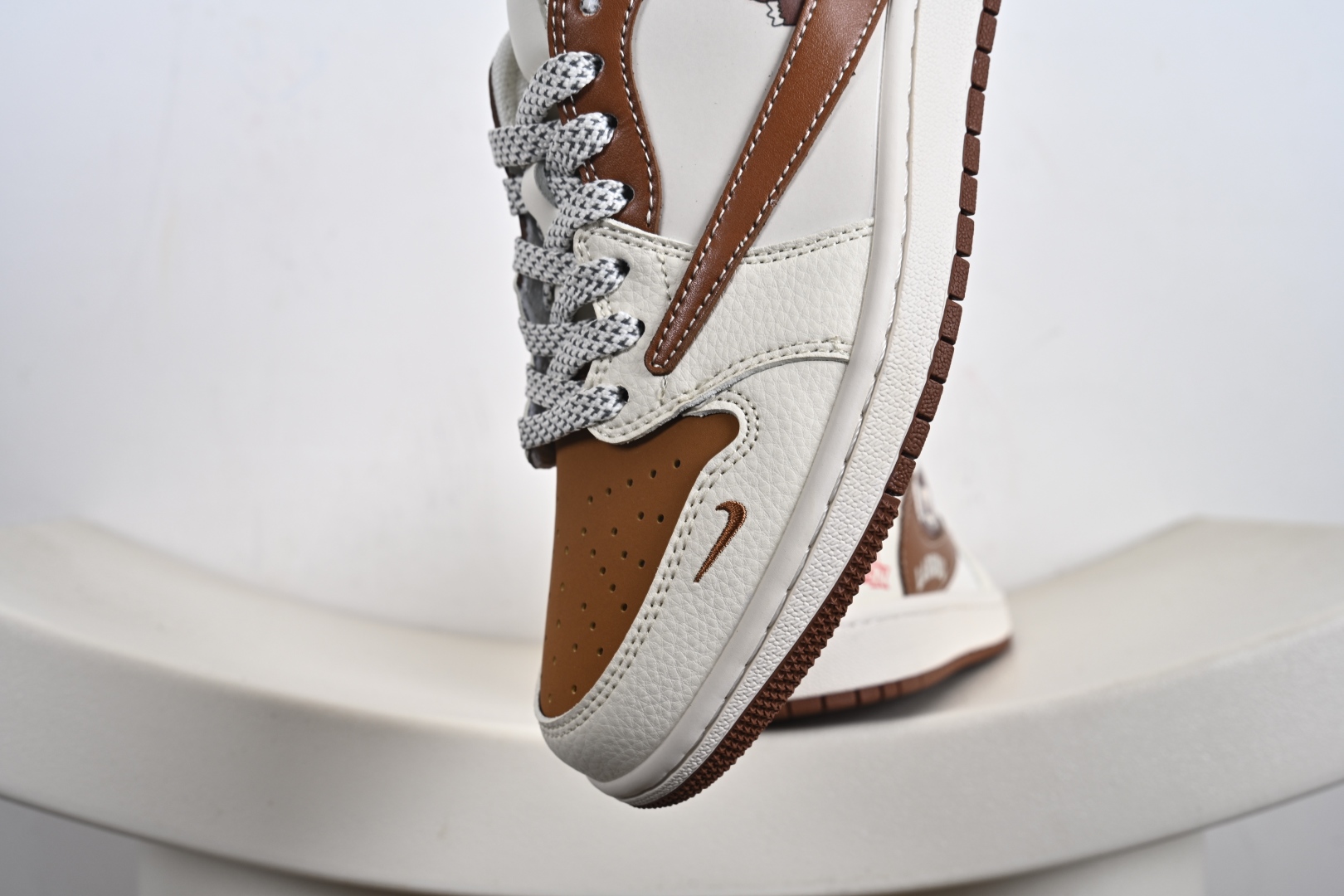Fragment x Travis Scott x LV Air Jordan 1 Low 三方联名倒钩 HS8068-057