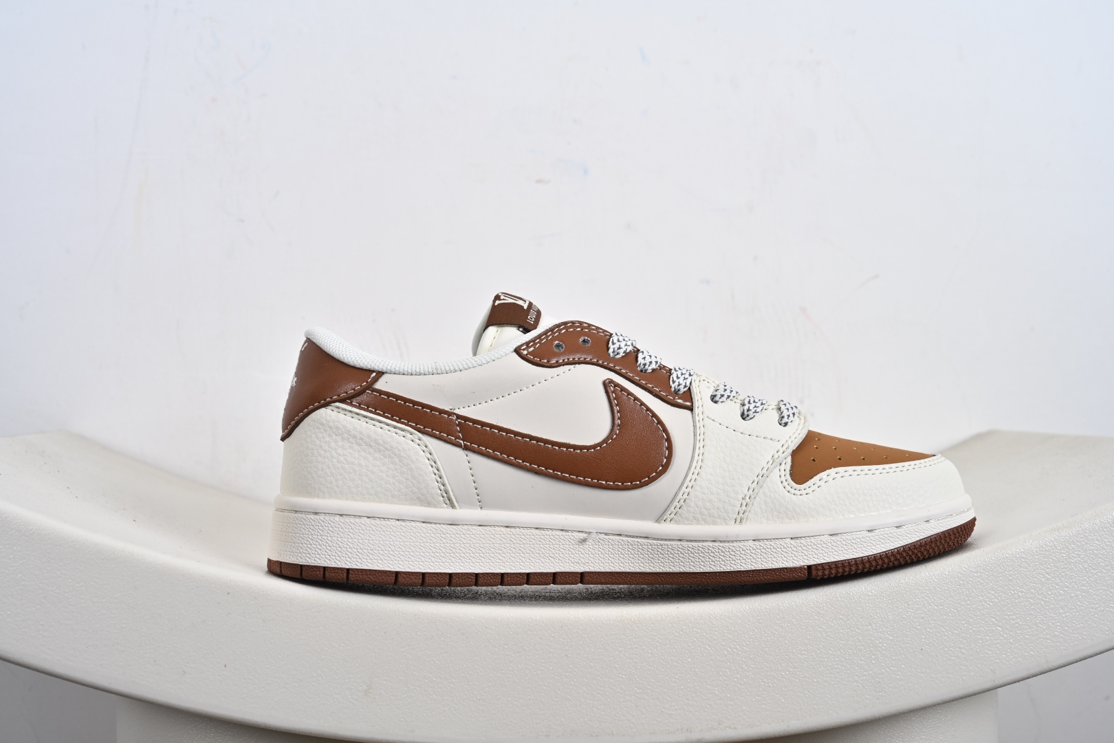 Fragment x Travis Scott x LV Air Jordan 1 Low 三方联名倒钩 HS8068-057