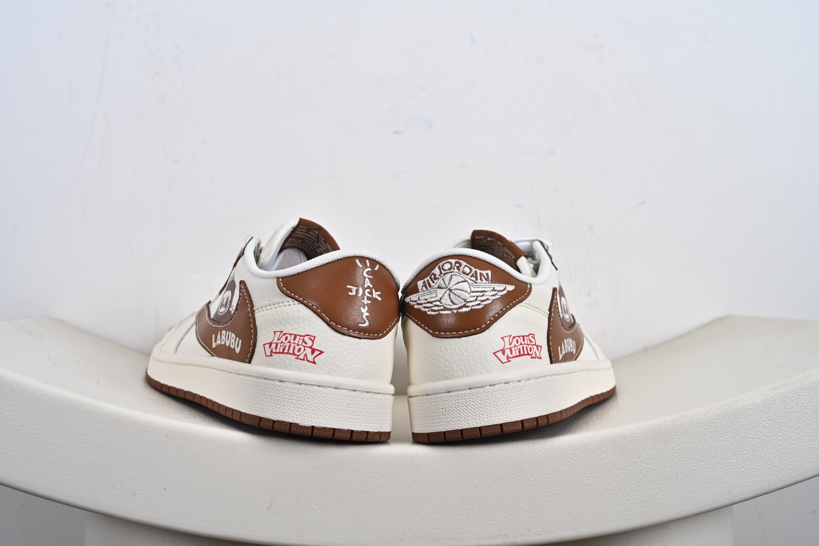 Fragment x Travis Scott x LV Air Jordan 1 Low 三方联名倒钩 HS8068-057