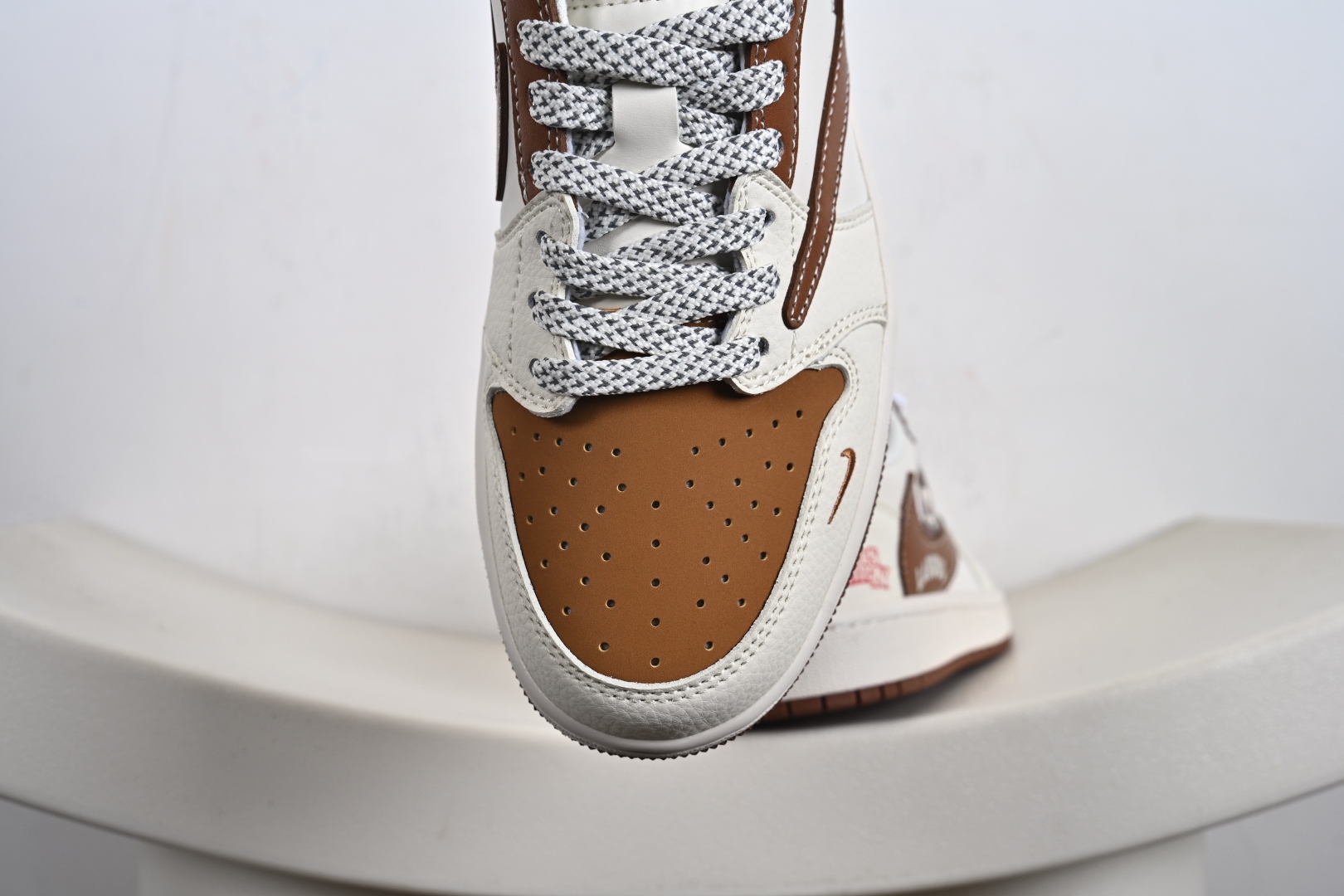 Fragment x Travis Scott x LV Air Jordan 1 Low 三方联名倒钩 HS8068-057