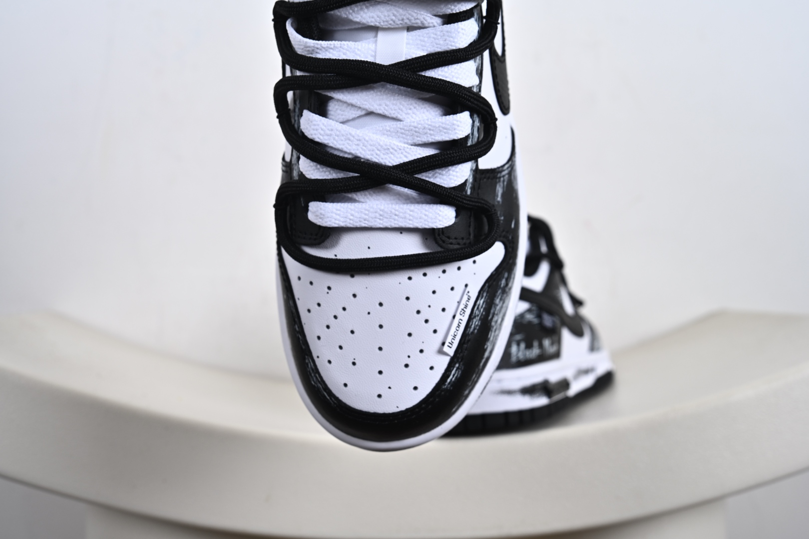 Nike Dunk Low 死神曼巴 黑白 此款以经典黑白美学为主色调 DD1391-100