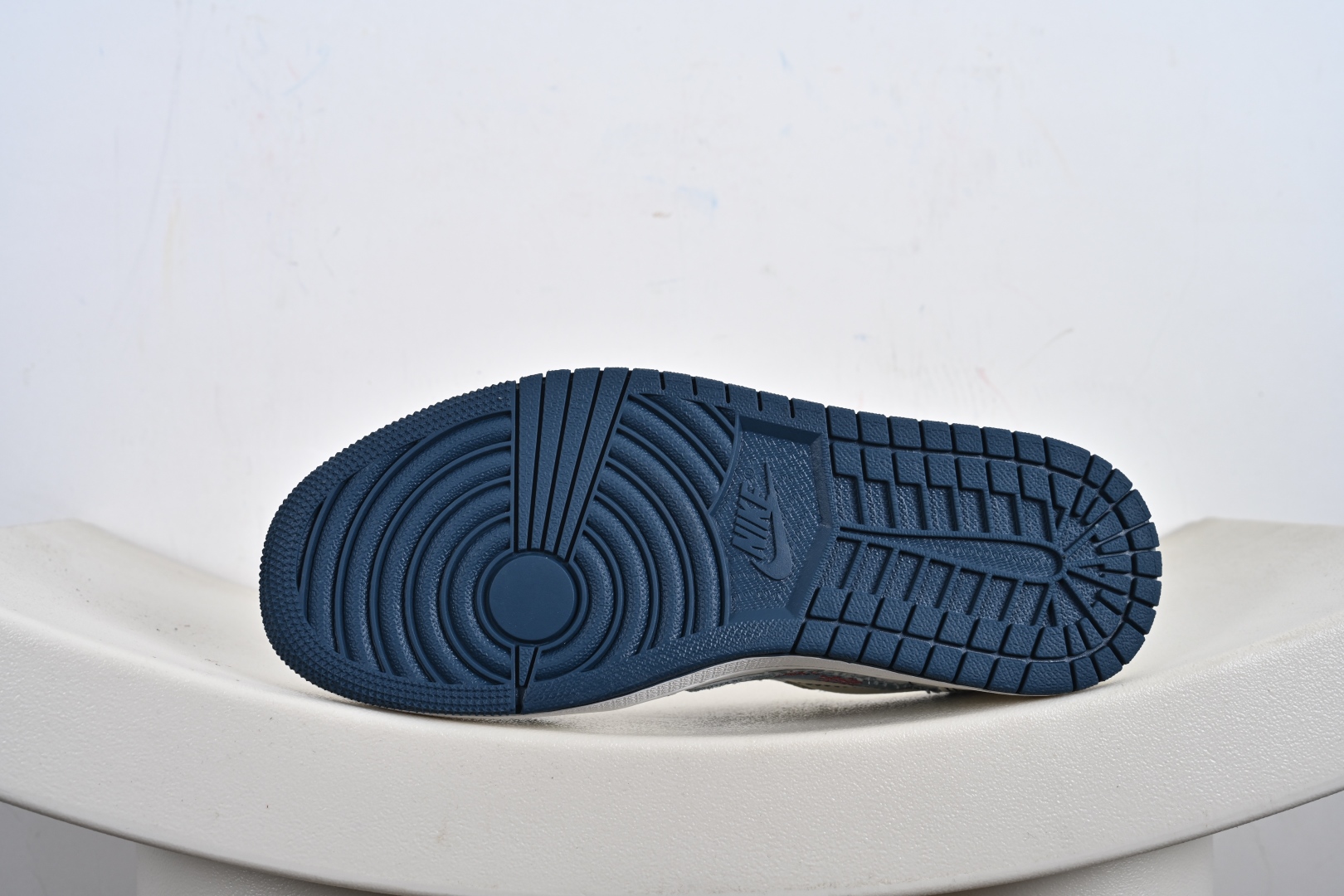 Travis Scott x Fragment Design x Air Jordan 1 Low OG SP AJ1 乔1 LV联名 黑线彩勾 低帮文化休闲板鞋 DZ5899-011