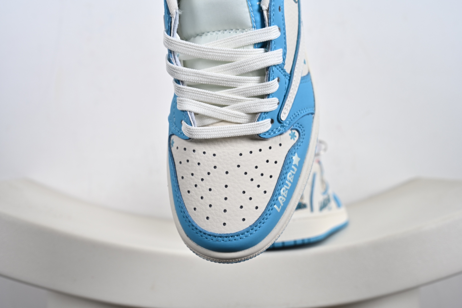 NIKE Dunk Low 联名款 XB1979-021