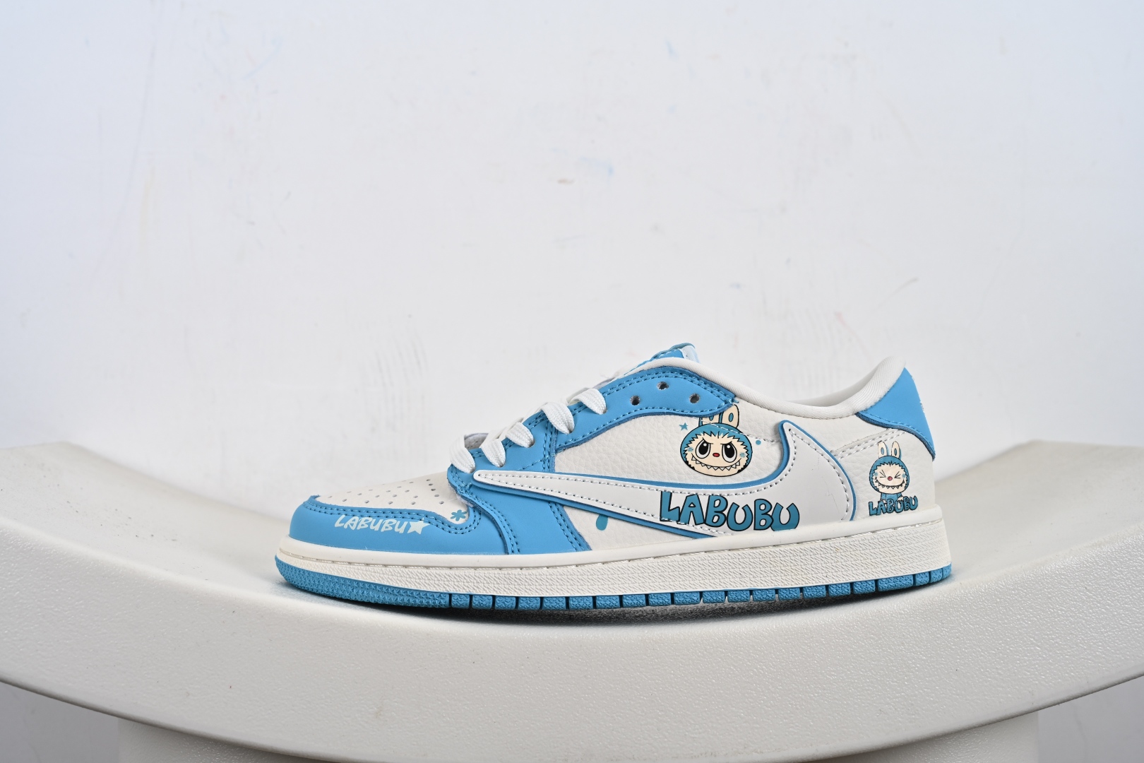NIKE Dunk Low 联名款 XB1979-021