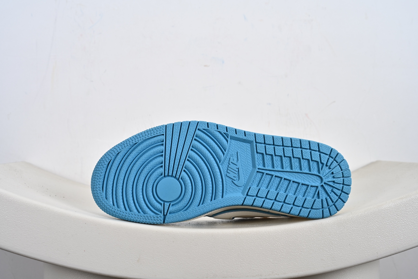NIKE Dunk Low 联名款 XB1979-021