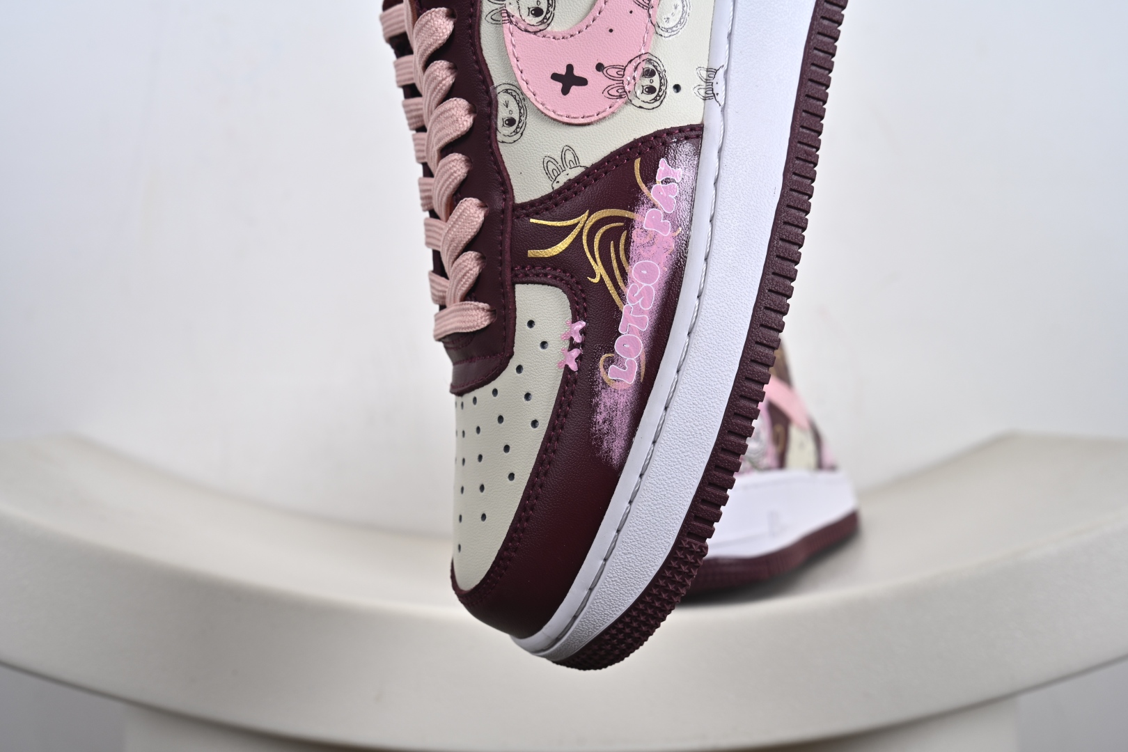 240 手绘涂鸦“莓红漫绘”Nike Air Force 1 “Berry Red ”空军一号定制板鞋 FD9925-611