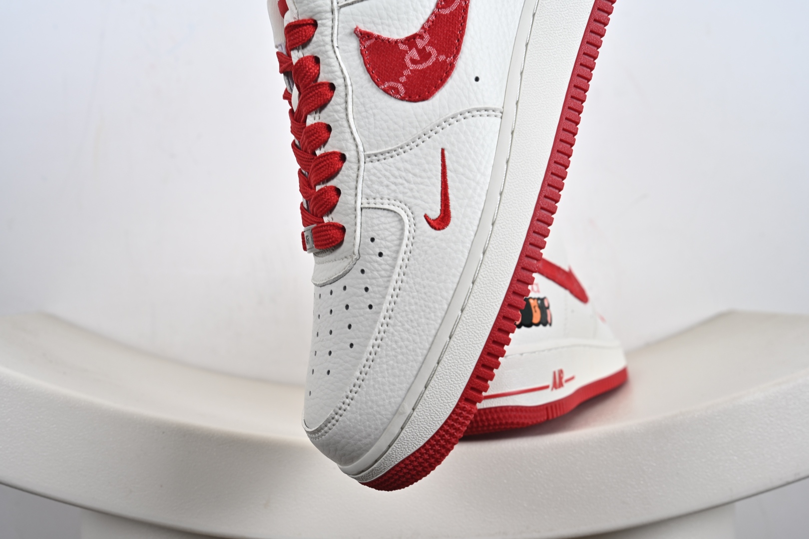 240 Nike Air Force 1‘07 Low GUCCi联名 白红小勾 空军一号低帮休闲板鞋 SC0601-570