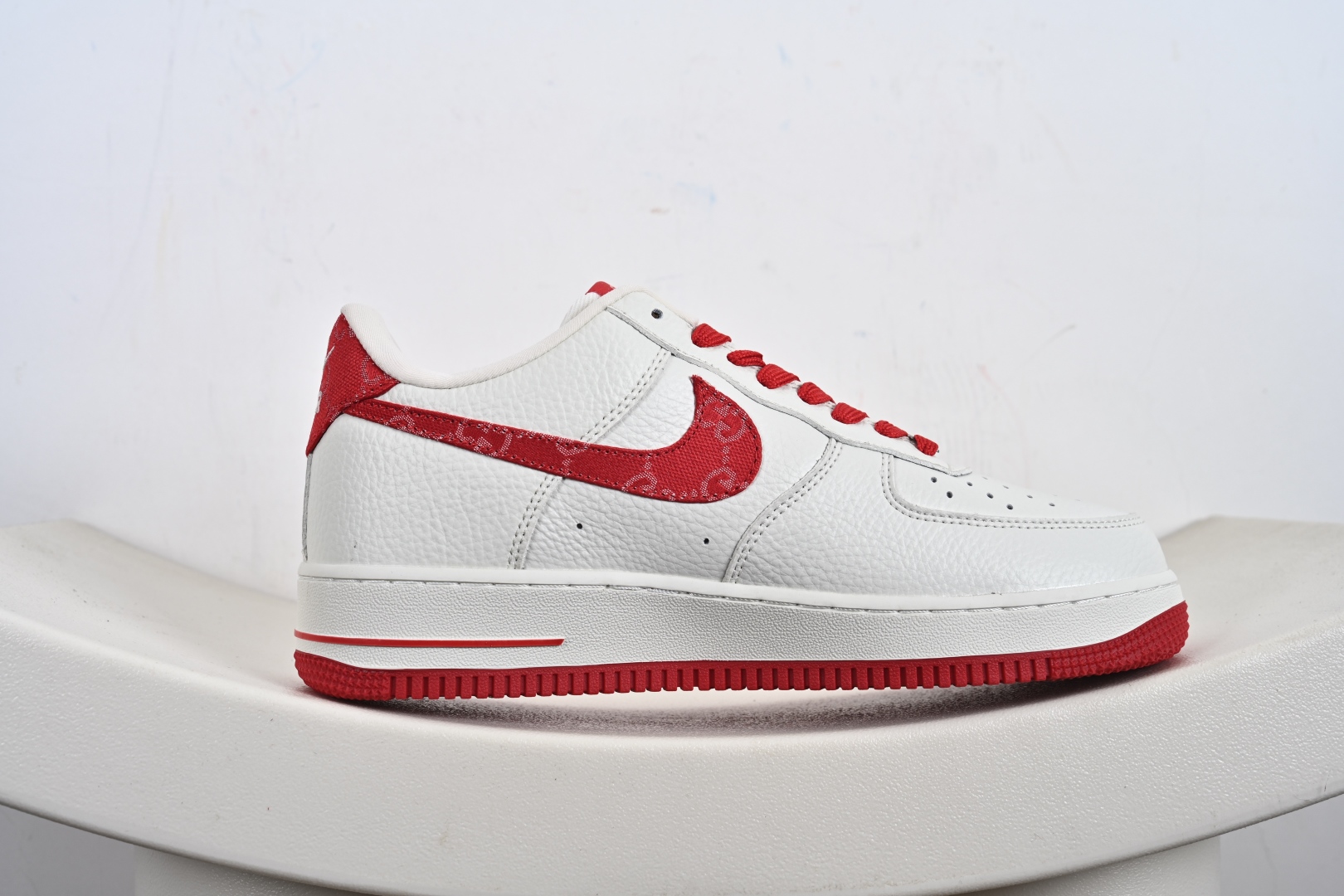 240 Nike Air Force 1‘07 Low GUCCi联名 白红小勾 空军一号低帮休闲板鞋 SC0601-570