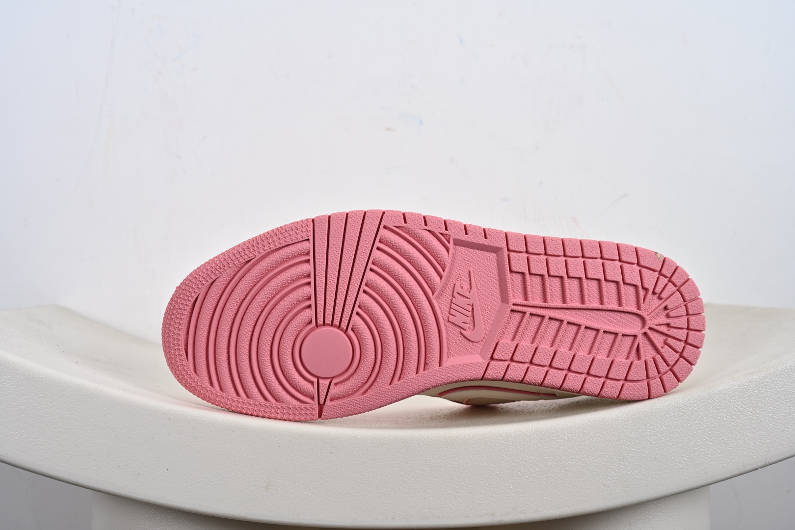 260 Labubu x Air Jordan 1 Low 玫粉拉布布 QR2025-007