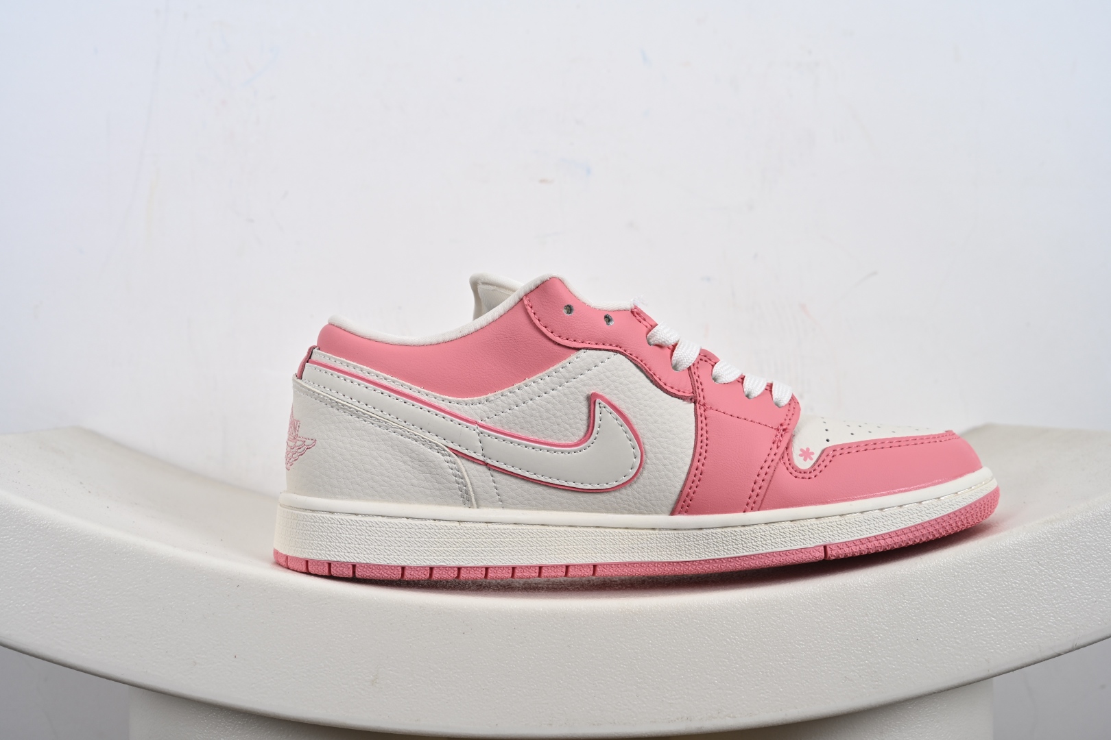 260 Labubu x Air Jordan 1 Low 玫粉拉布布 QR2025-007