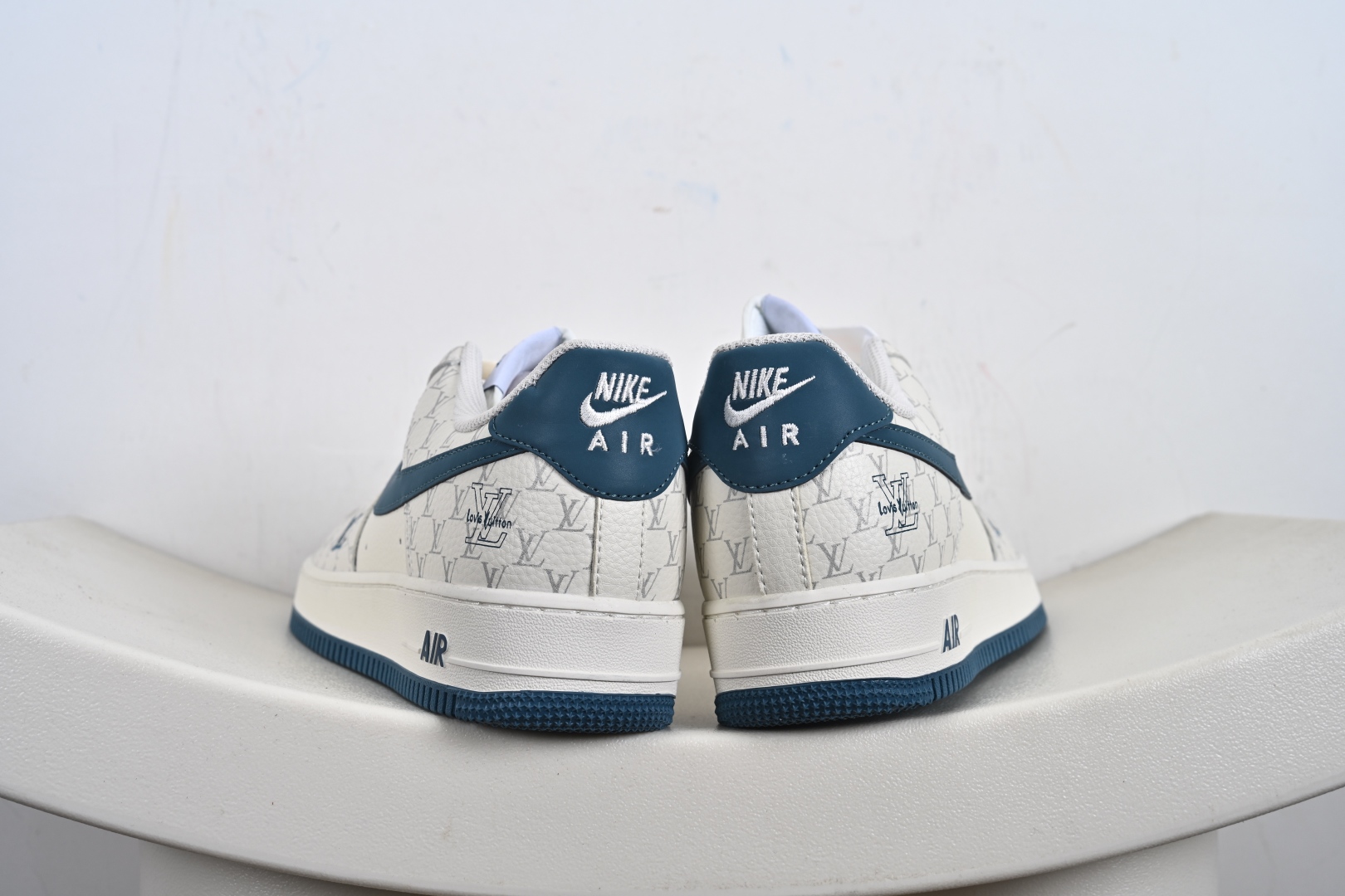 240 NIKE AIR FORCE 1‘07联名款 BZ6880-105