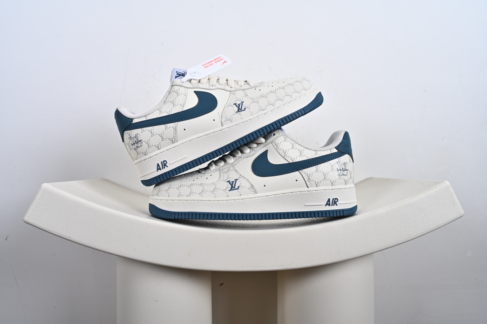 240 NIKE AIR FORCE 1‘07联名款 BZ6880-105