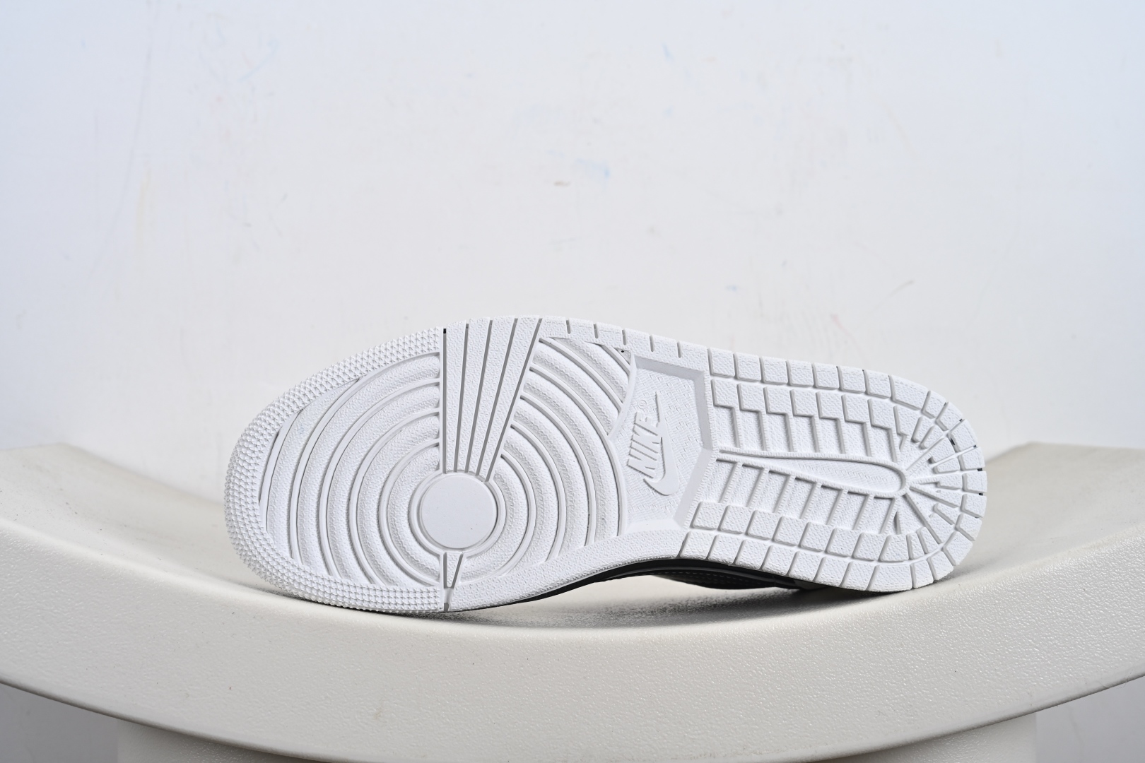 260 Nike Air Jordan 1 Low 定制配色 纪梵希联名 定制AJ联名-高端定制 低帮复古文化板鞋 DZ5899-005
