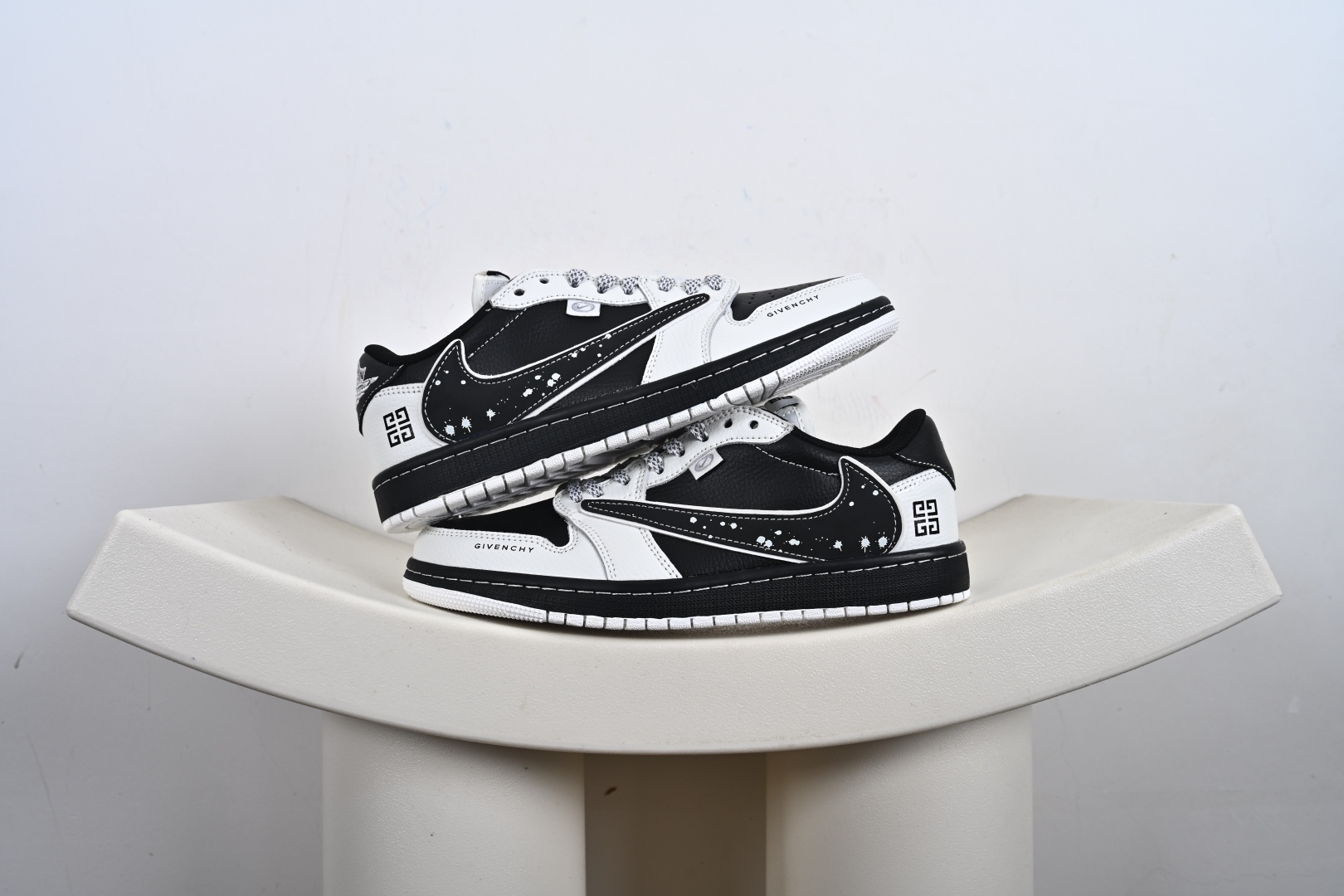 260 Nike Air Jordan 1 Low 定制配色 纪梵希联名 定制AJ联名-高端定制 低帮复古文化板鞋 DZ5899-005