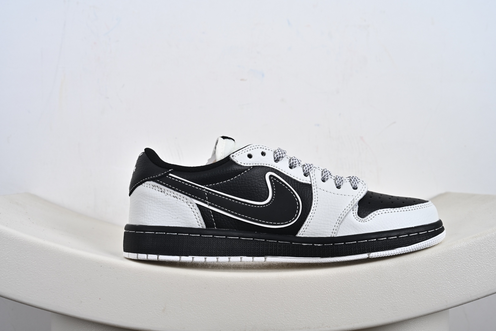 260 Nike Air Jordan 1 Low 定制配色 纪梵希联名 定制AJ联名-高端定制 低帮复古文化板鞋 DZ5899-005