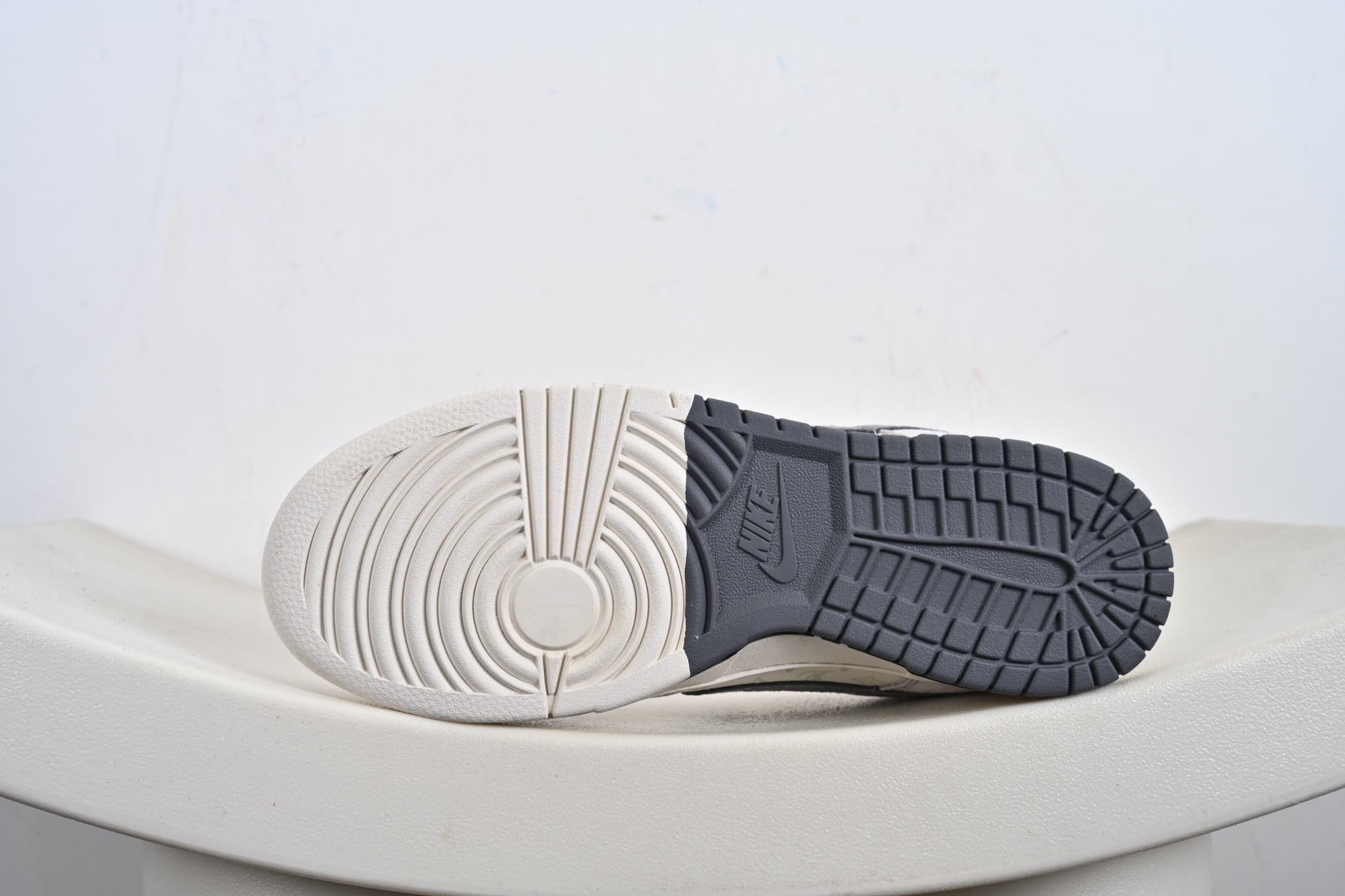 260 Nike SB Dunk Low LV联名 CX5050-Y02