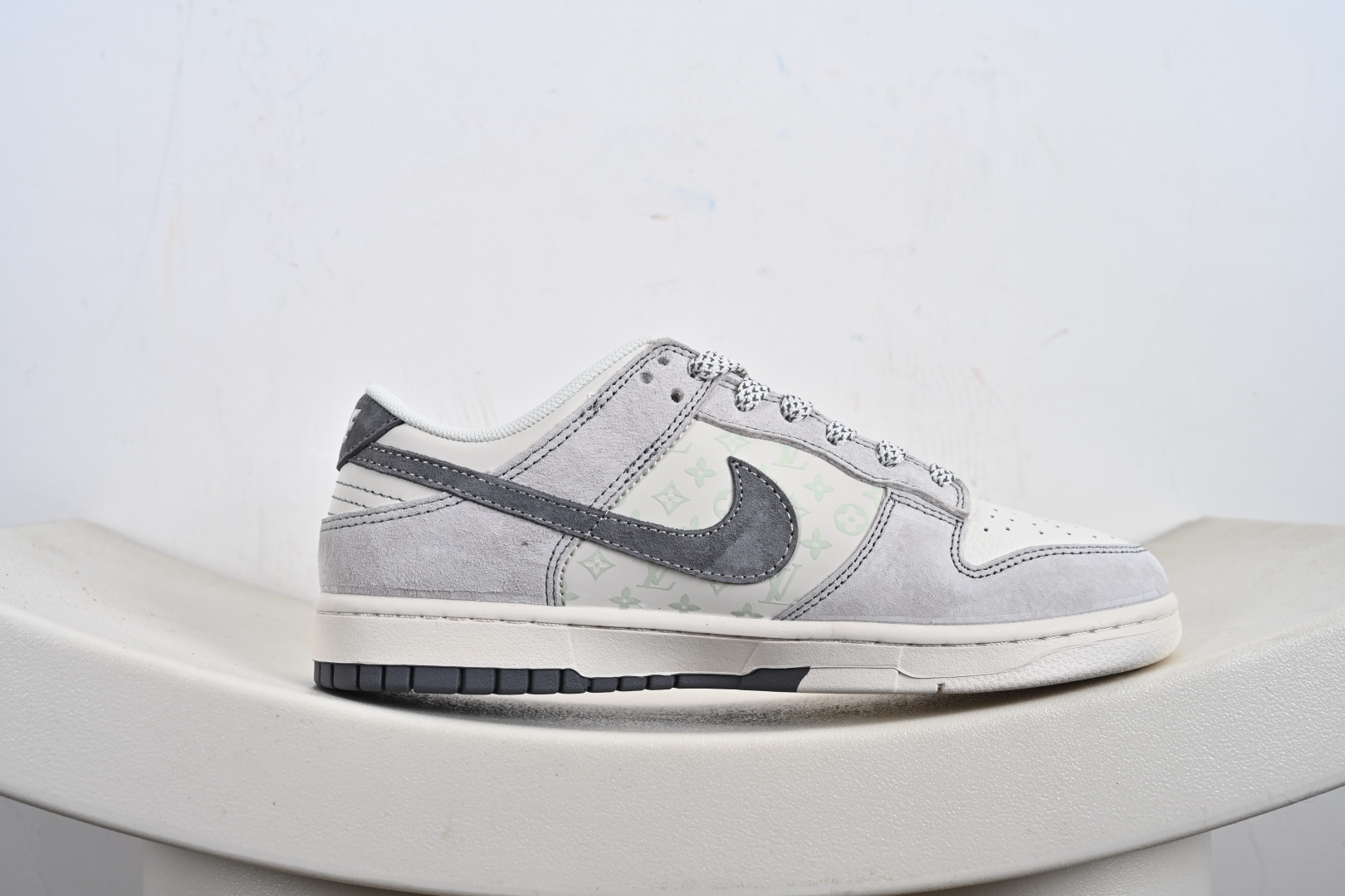 260 Nike SB Dunk Low LV联名 CX5050-Y02