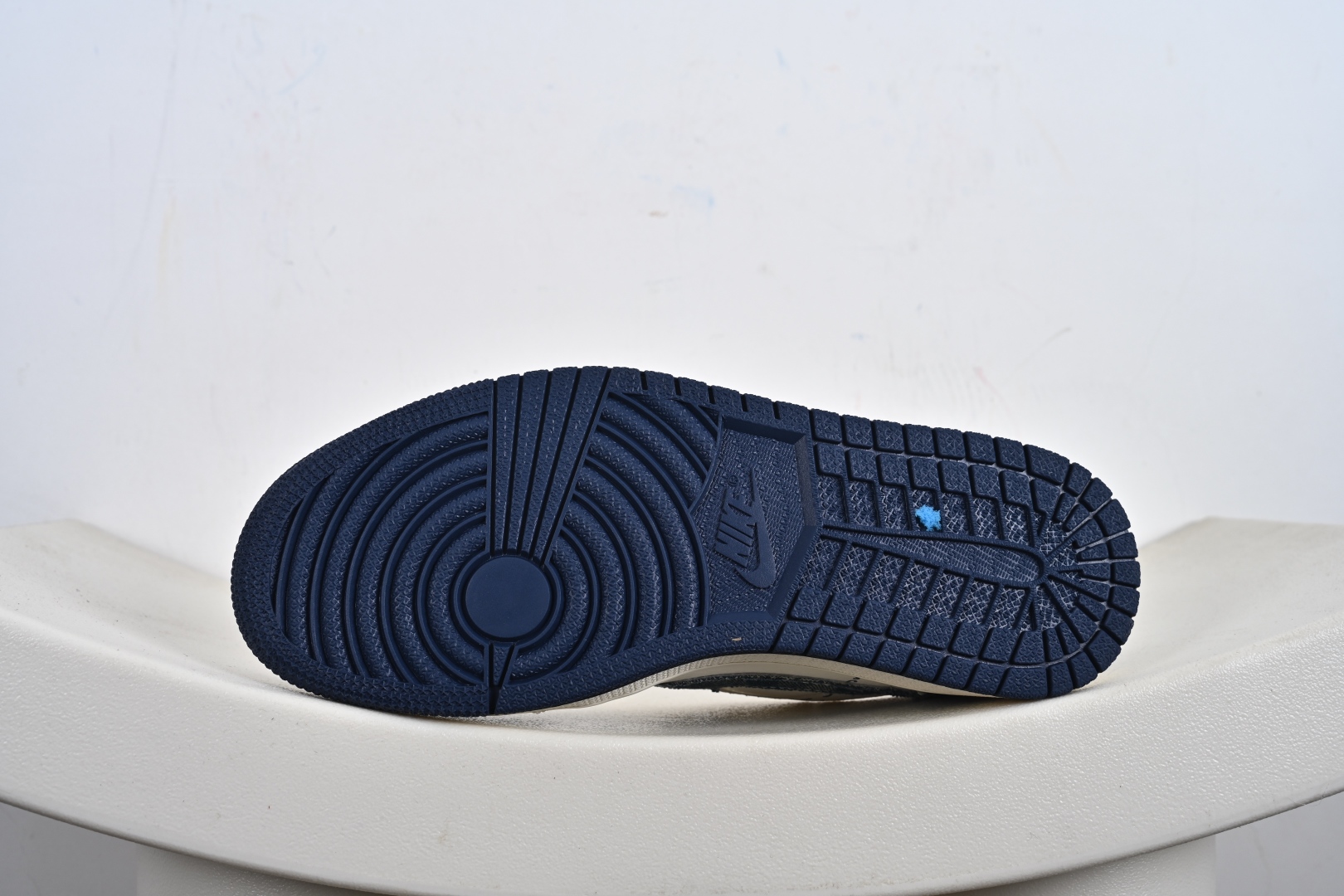 260 定制版 Travis Scott x Fragment Design x Air Jordan 1 Low OG SP AJ1 乔1 LV联名 扎染牛仔 低帮文化休闲板鞋 LD2028-048