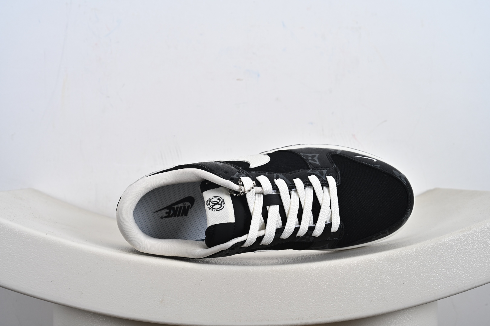 260 Nike SB Dunk Low“LV联名——暗夜幽白” 高端定制 低帮休闲板鞋 SC0601-458