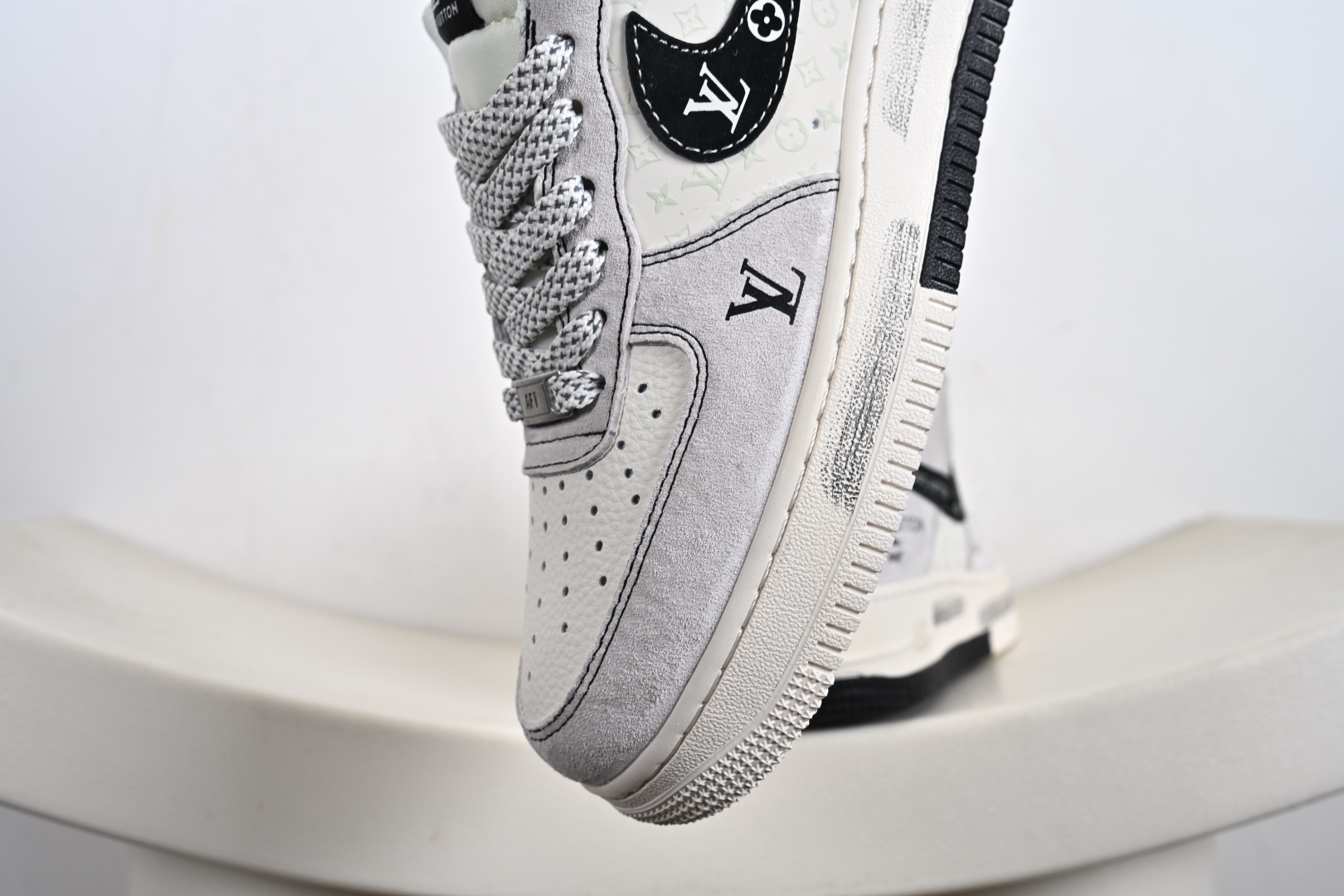 240 NIke Air Force 1 '07 Low 空军一号低帮 运动鞋 休闲鞋 CX5050-Y06
