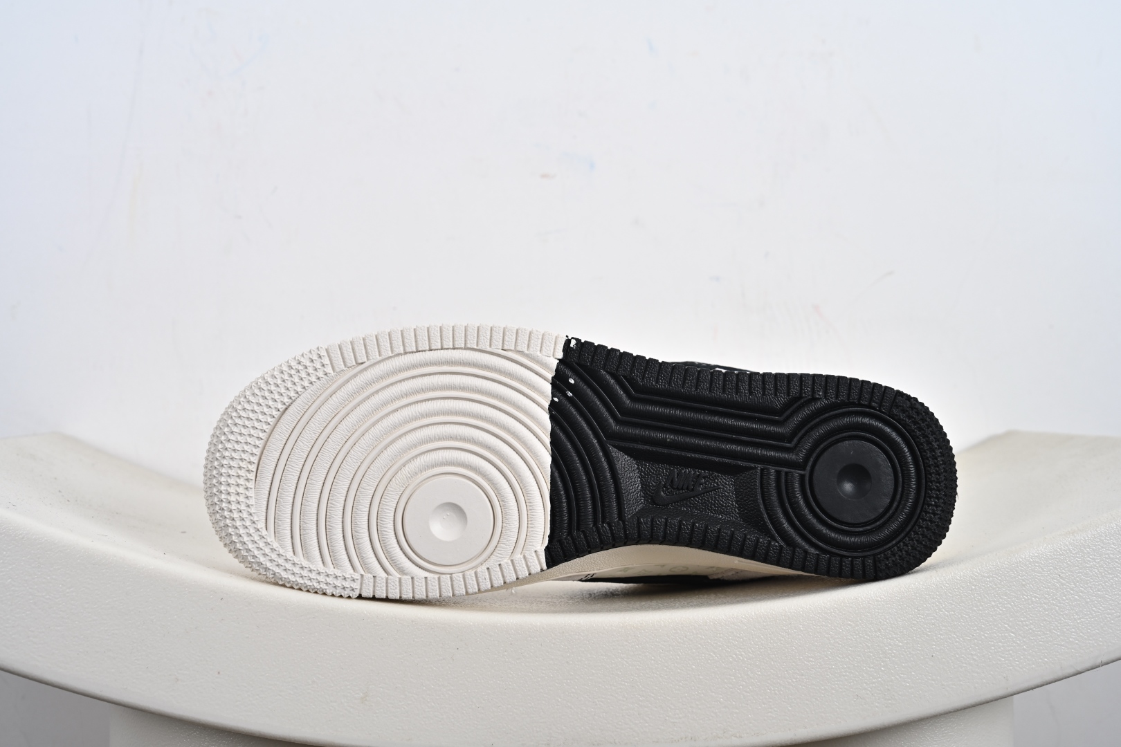240 NIke Air Force 1 '07 Low 空军一号低帮 运动鞋 休闲鞋 CX5050-Y06
