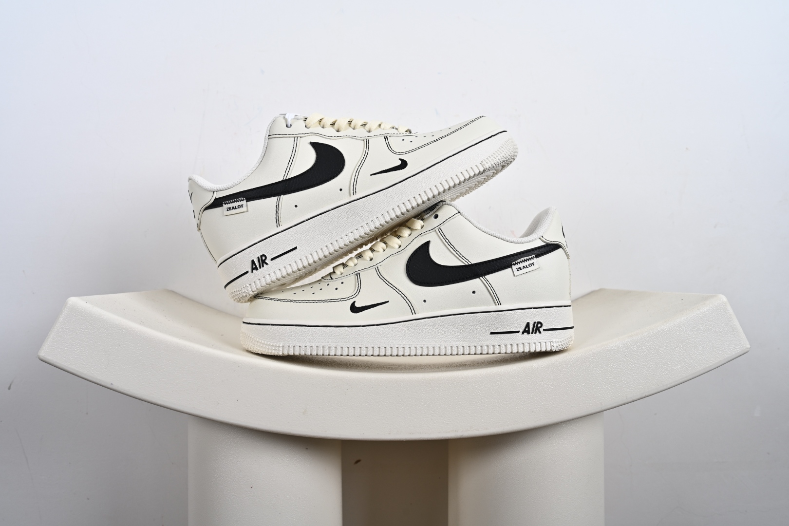 240 官方爆款定制 二次元主题 Nike Air Force 1 Low’07 做旧黑勾 空军一号低帮休闲板鞋 ZH0316-093