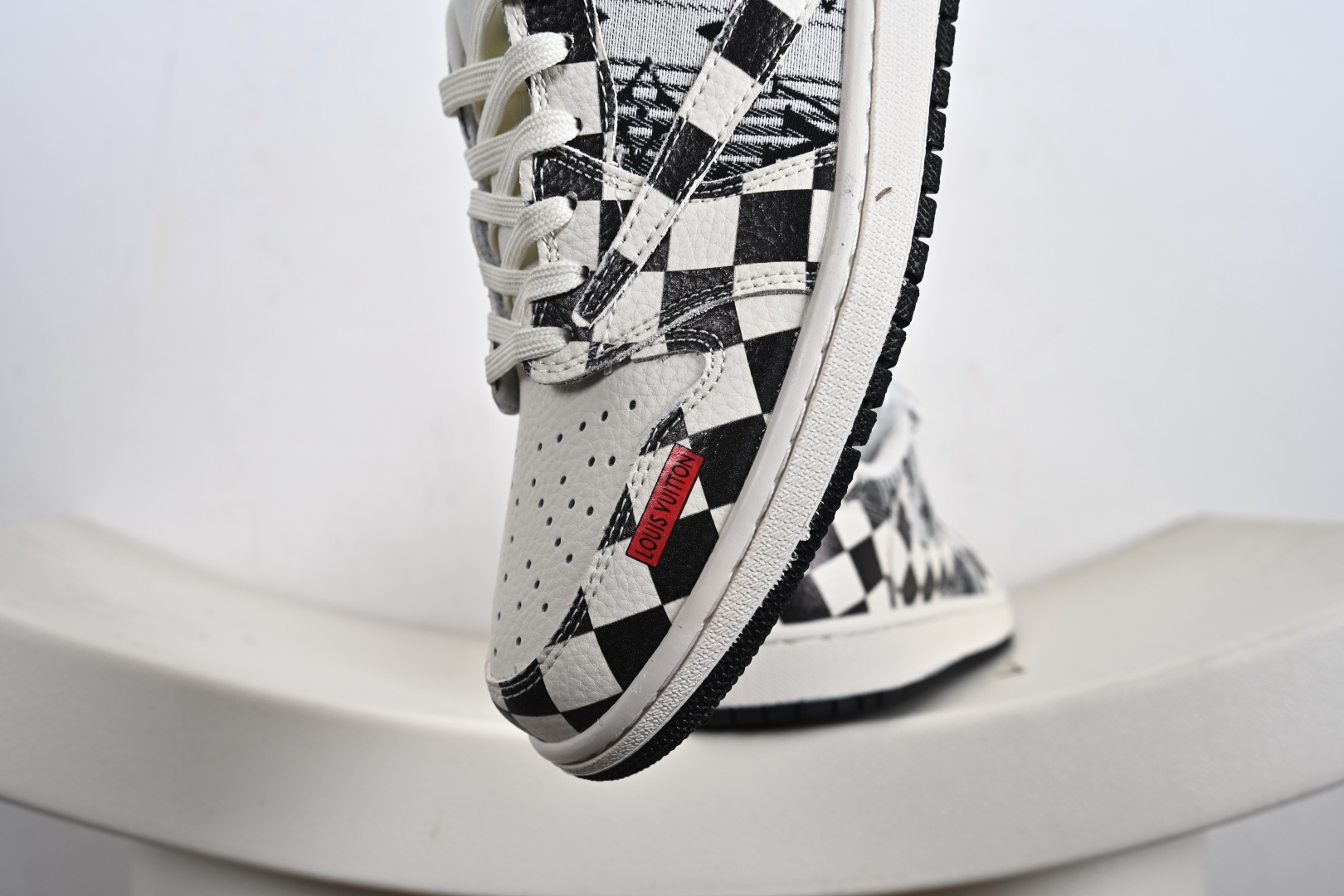 260  定制版 Travis Scott x Fragment Design x Air Jordan 1 Low SP AJ1 乔1 LV联名 黑白格牛仔 低帮文化休闲板鞋 LD2028-043