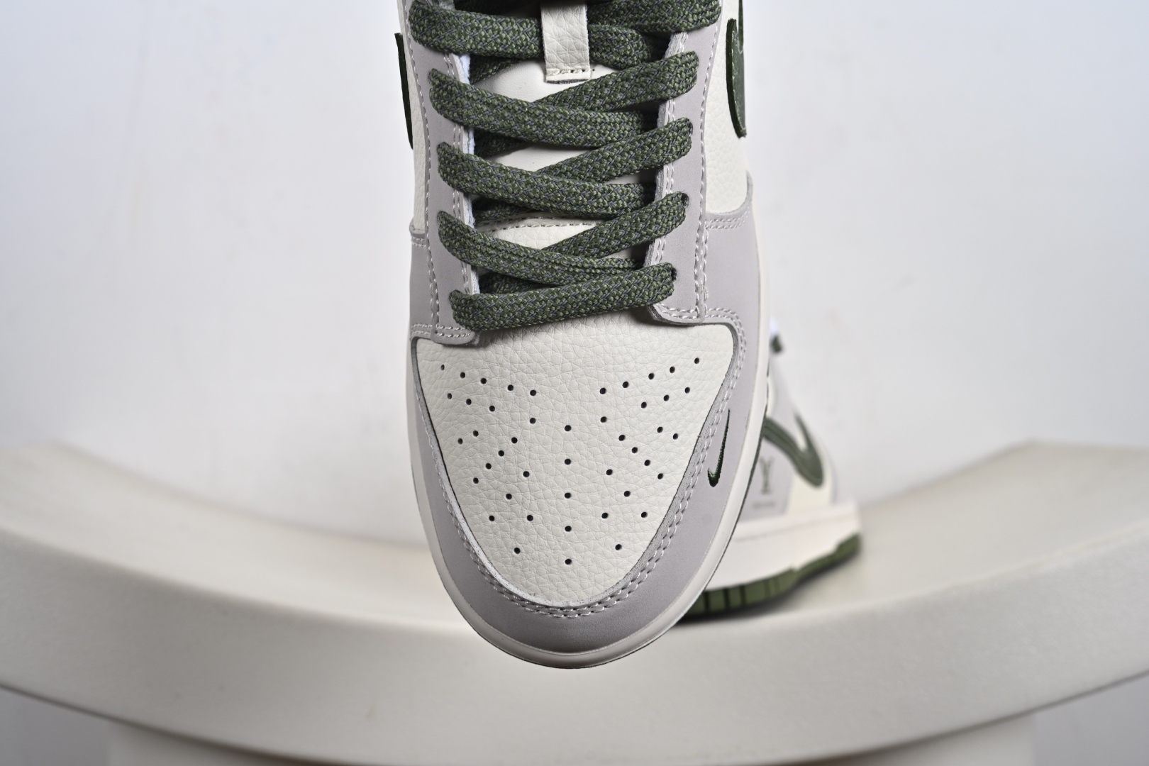 260  定制版 Louis Vuittx Nk SB Dunk Low 定制配色 Lv联名 Dunk系列复古低帮休闲百搭板鞋 JP1628-031