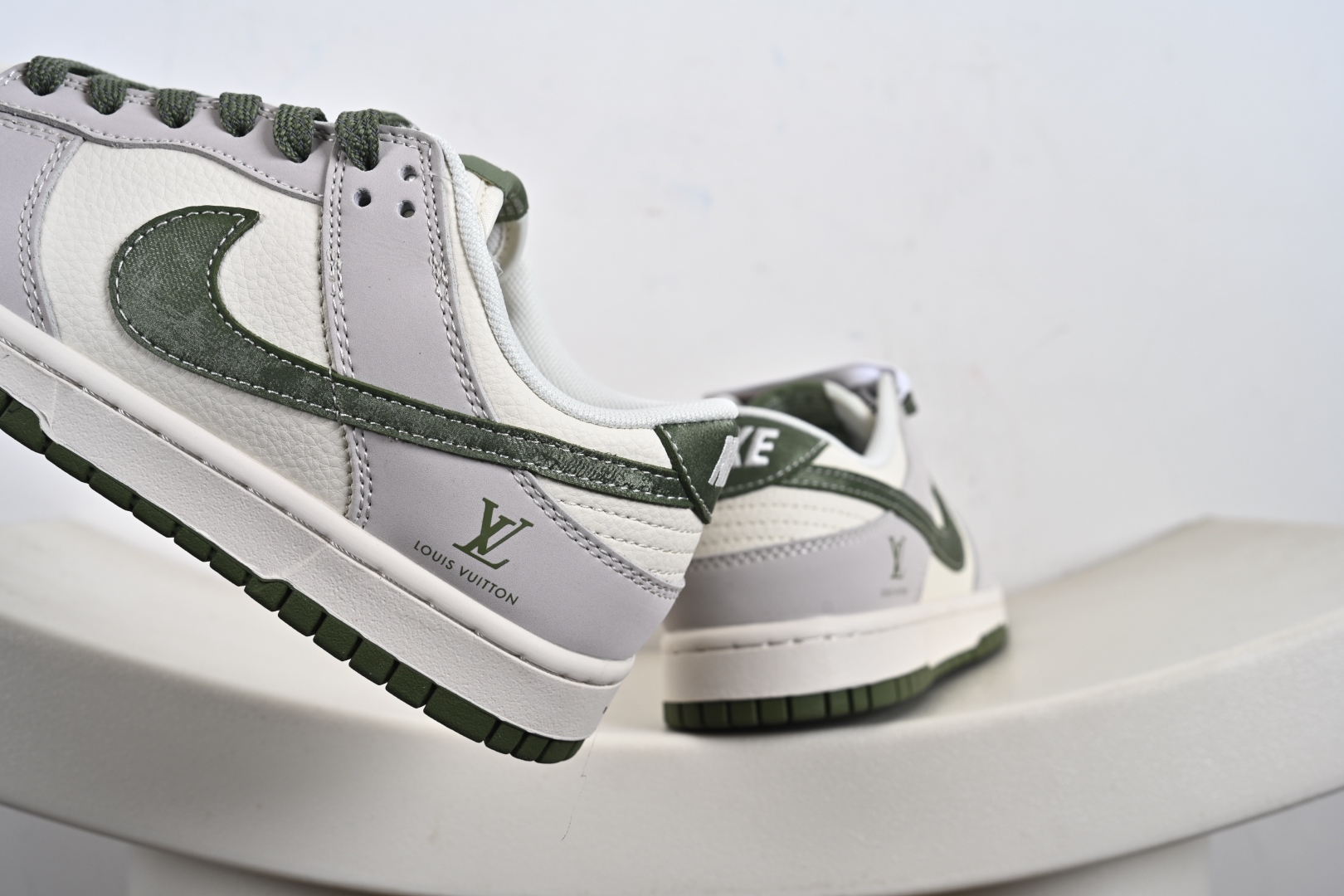 260  定制版 Louis Vuittx Nk SB Dunk Low 定制配色 Lv联名 Dunk系列复古低帮休闲百搭板鞋 JP1628-031