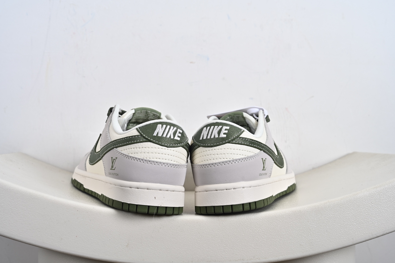 260  定制版 Louis Vuittx Nk SB Dunk Low 定制配色 Lv联名 Dunk系列复古低帮休闲百搭板鞋 JP1628-031