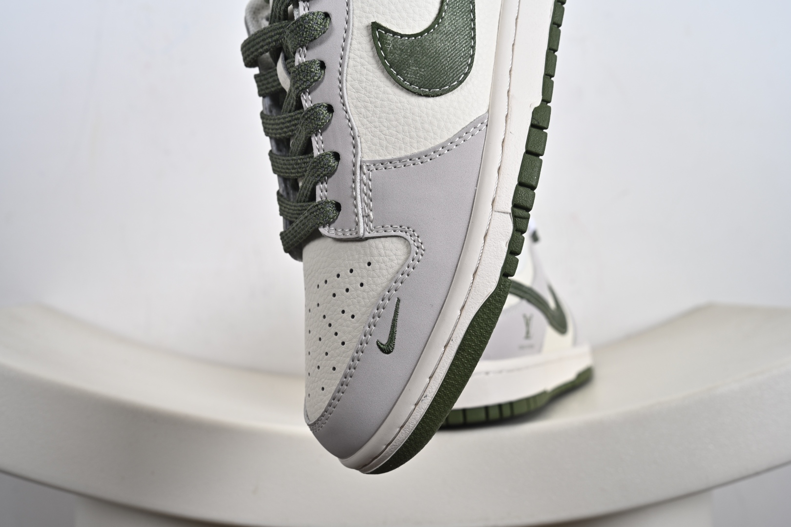260  定制版 Louis Vuittx Nk SB Dunk Low 定制配色 Lv联名 Dunk系列复古低帮休闲百搭板鞋 JP1628-031