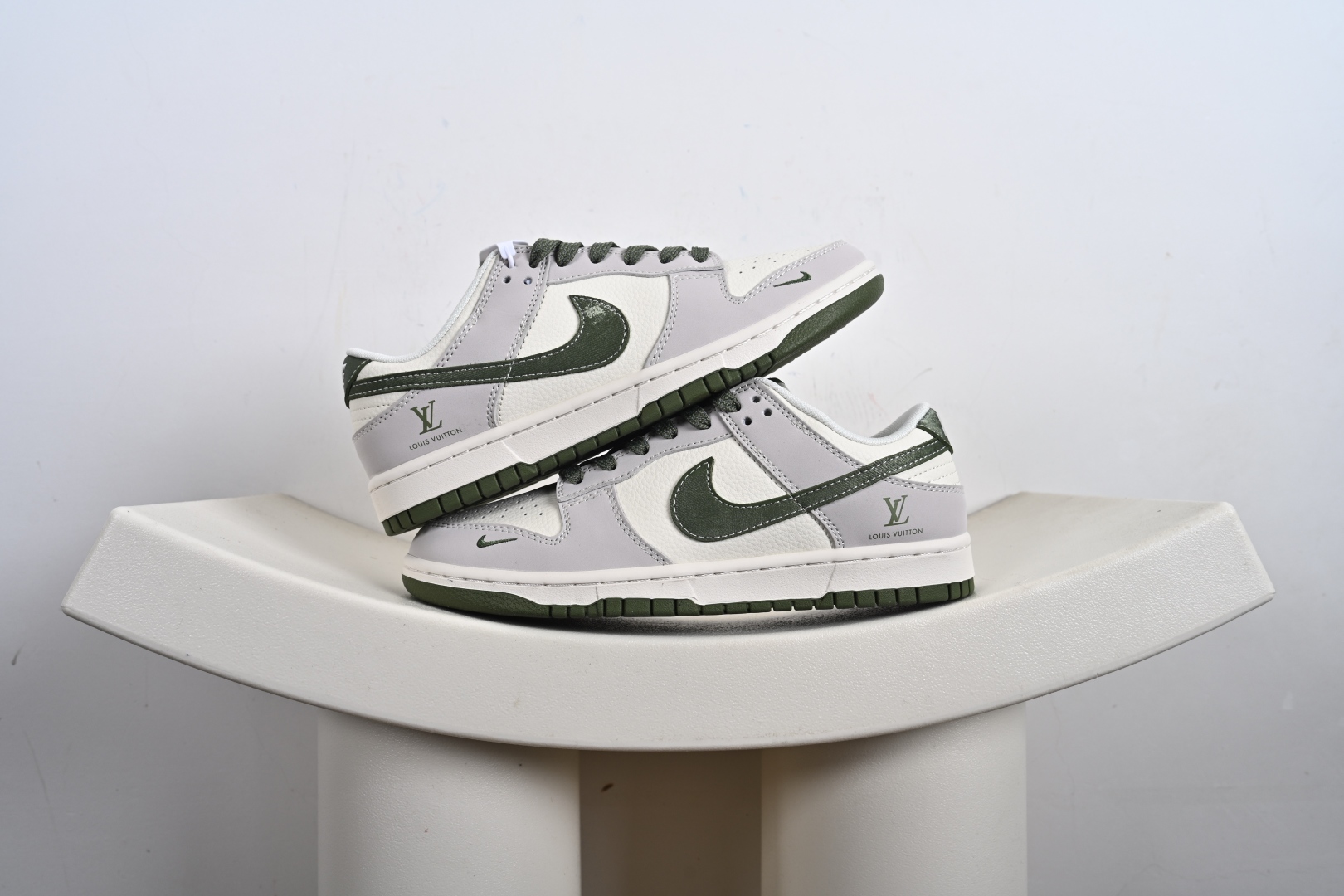 260  定制版 Louis Vuittx Nk SB Dunk Low 定制配色 Lv联名 Dunk系列复古低帮休闲百搭板鞋 JP1628-031