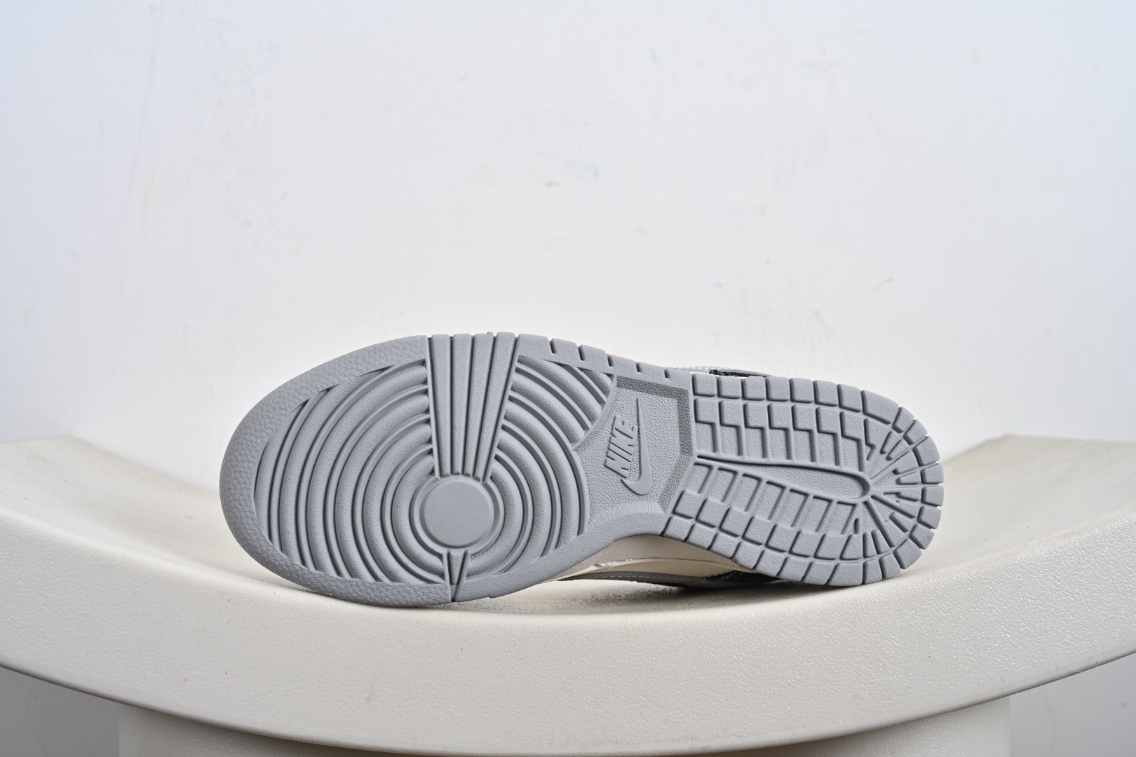 260  定制版 Nike SB Dunk Low LV联名 黑牛仔印花  低帮休闲板鞋 JP1628-020