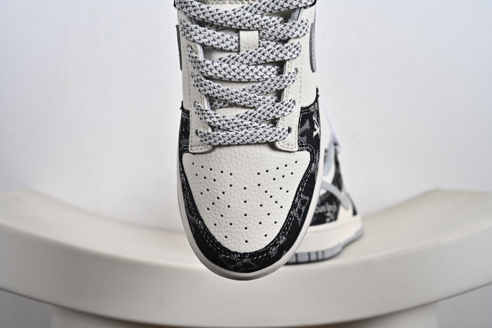260  定制版 Nike SB Dunk Low LV联名 黑牛仔印花  低帮休闲板鞋 JP1628-020