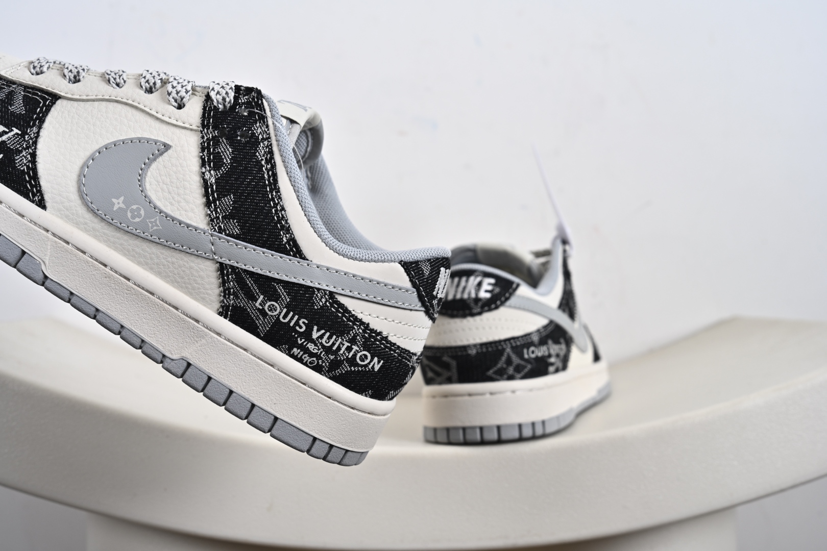 260  定制版 Nike SB Dunk Low LV联名 黑牛仔印花  低帮休闲板鞋 JP1628-020