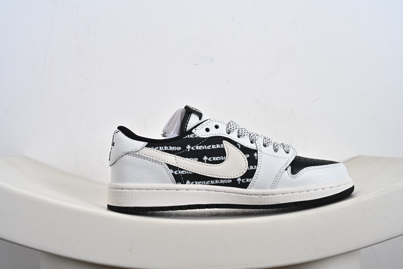 260  定制版 Travis Scott x Fragment Design x Air Jordan 1 Low SP AJ1 乔1 克罗心联名 黑白字母 低帮文化休闲板鞋  DZ5899-010