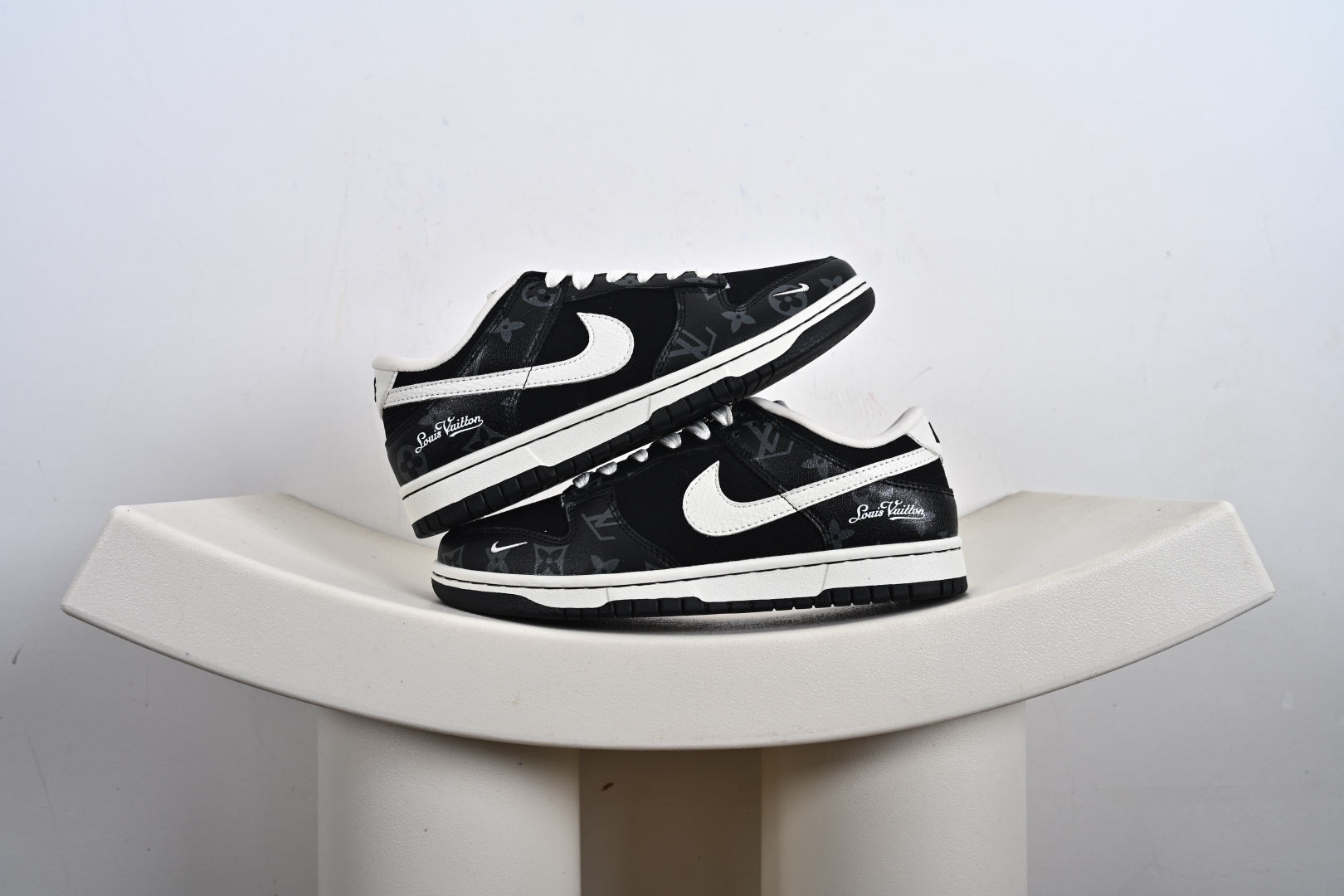 260  定制版 NK Dunk Low 联名 暗夜幽白  SC0601-458