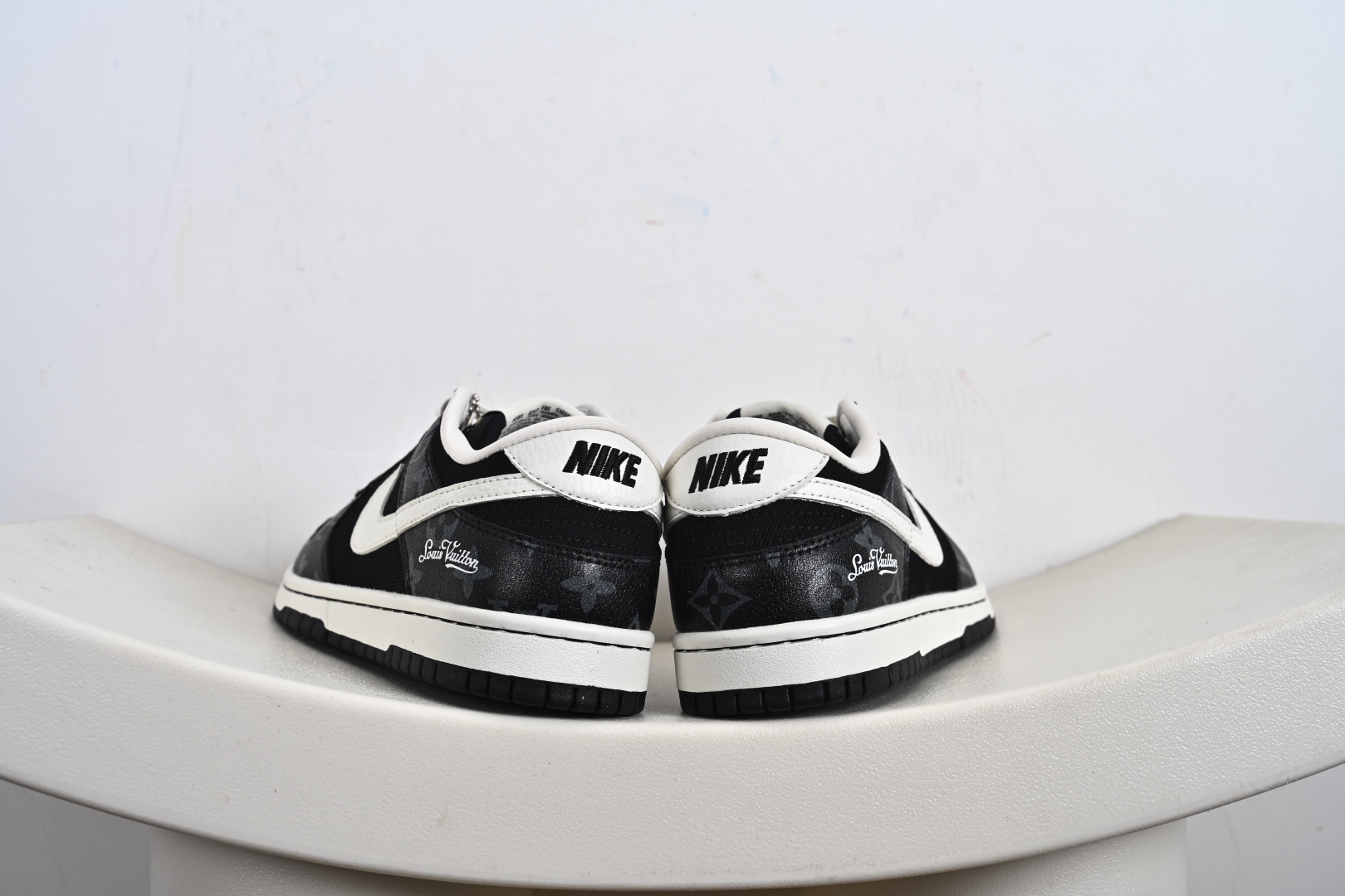 260  定制版 NK Dunk Low 联名 暗夜幽白  SC0601-458