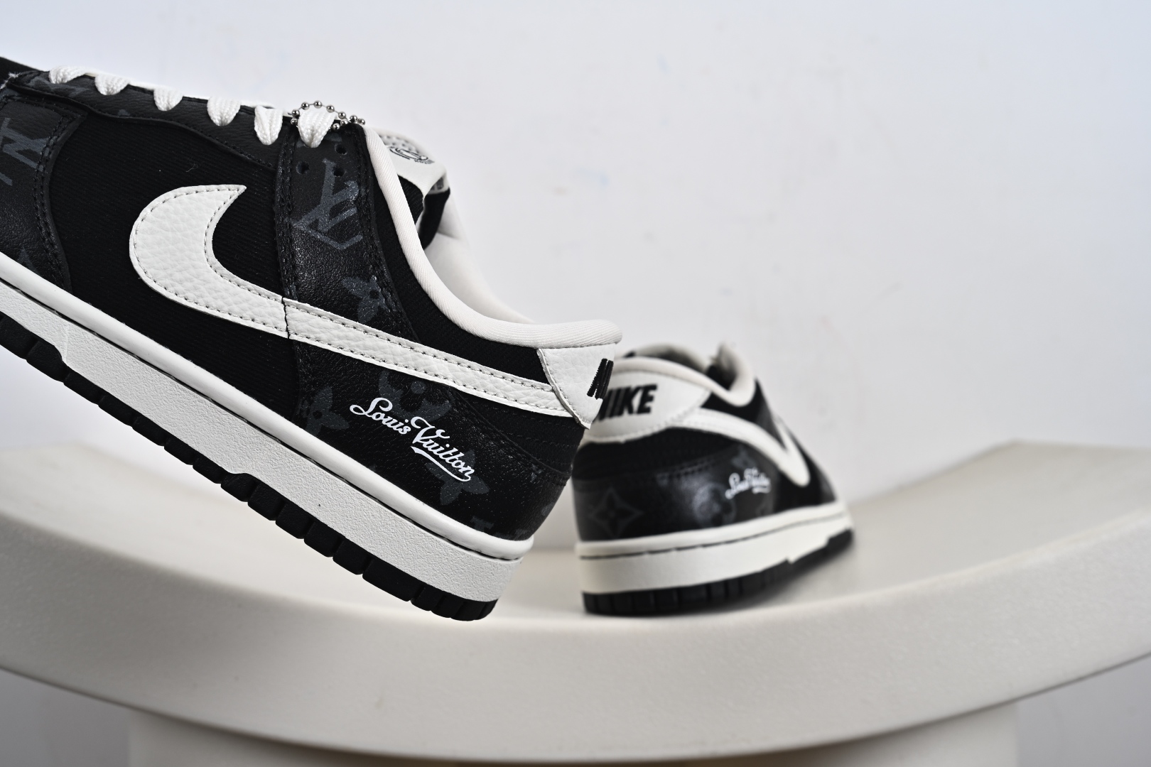 260  定制版 NK Dunk Low 联名 暗夜幽白  SC0601-458