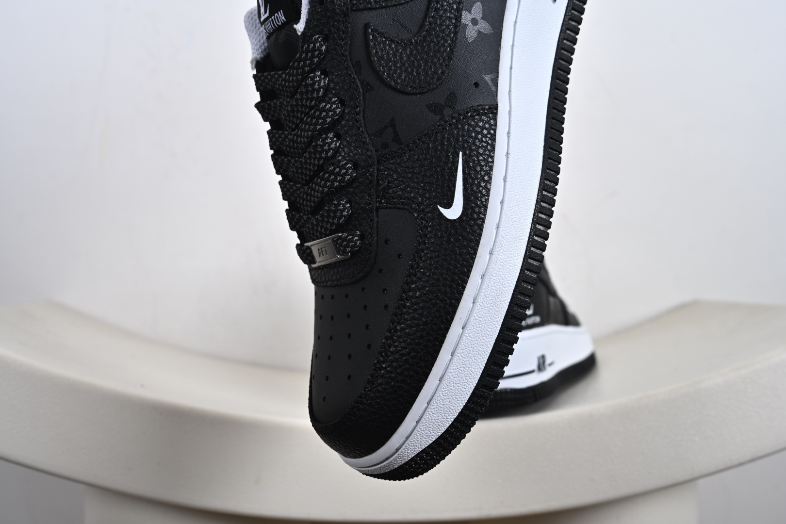 240  定制版 Louis Vuittx Nk Air Force 1’07 定制配色 Lv联名 空军一号低帮经典低帮休闲百搭板鞋 CZ3986-003