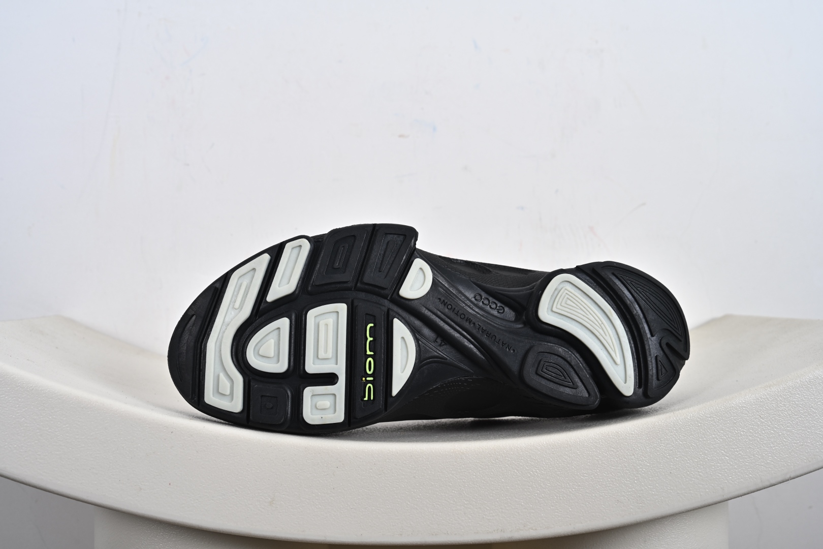 260 ECCO爱步Men's Sports Running Biom C Leather 健步C系列低帮系带运动鞋“皮革全黑” 800413-001