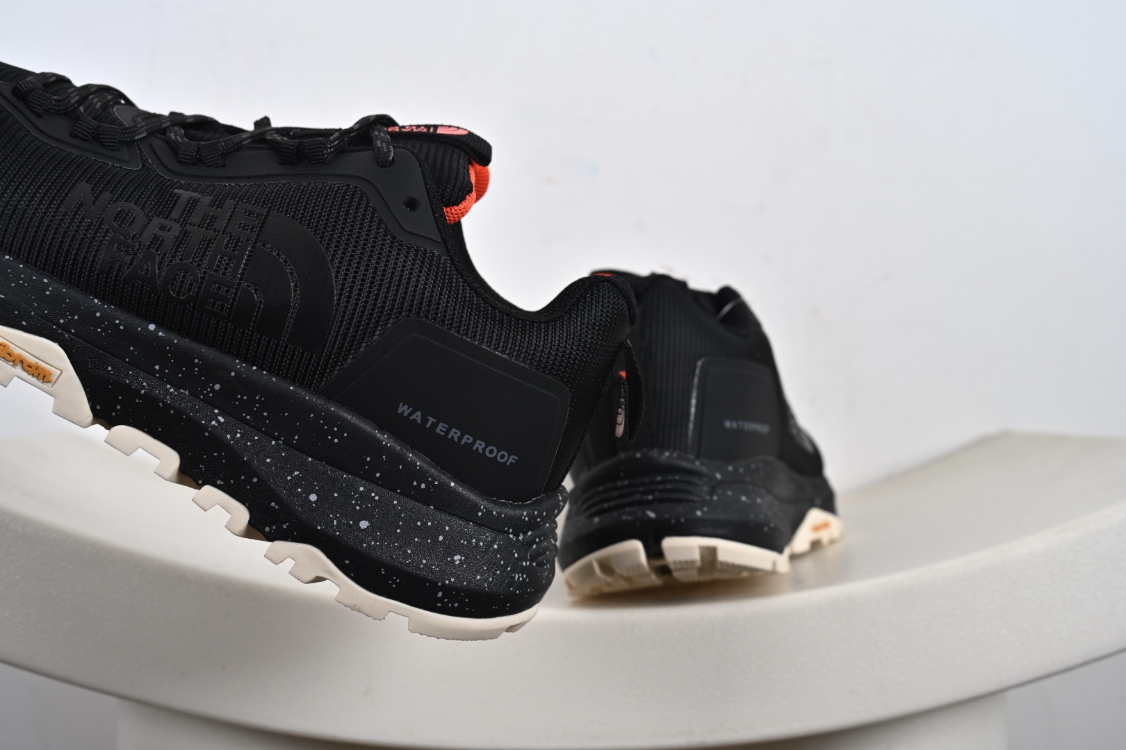 240 The North Face 北面 乐斯菲斯 户外运动休闲登山越野徒步鞋