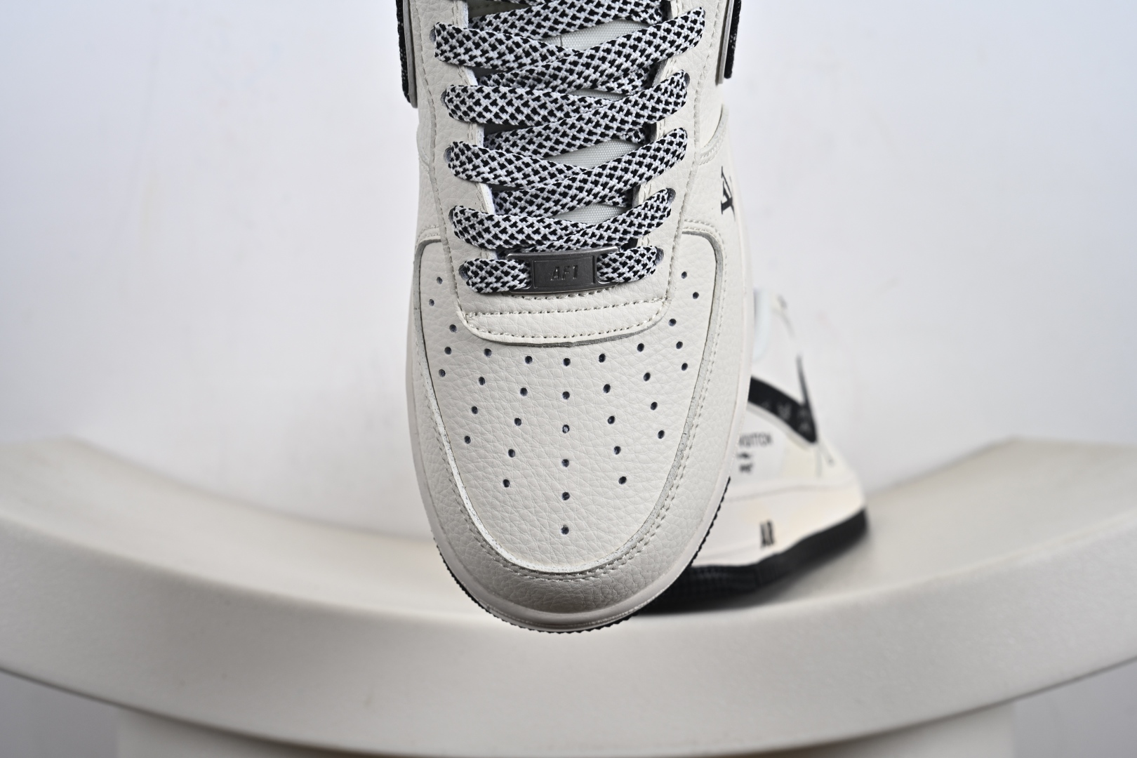 240  定制版 NK Air Force 1 '07 Low “联名——黑牛仔印花”空军一号 低帮 运动鞋 休闲鞋  SM6668-108