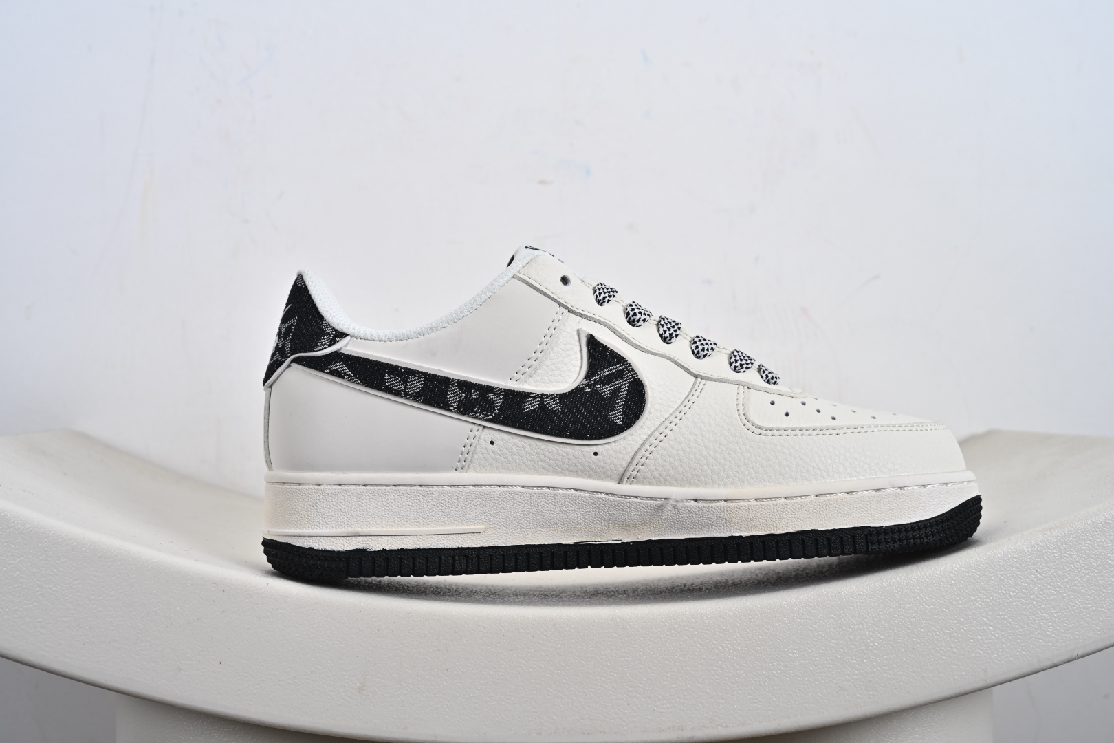 240  定制版 NK Air Force 1 '07 Low “联名——黑牛仔印花”空军一号 低帮 运动鞋 休闲鞋  SM6668-108