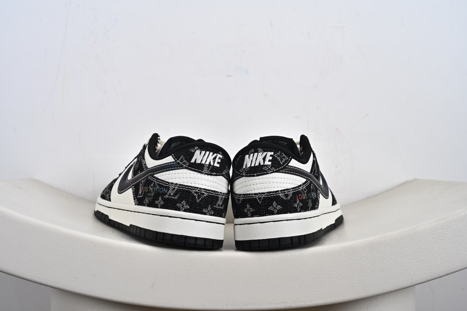 260 Nike SB Dunk Low LV联名 黑镭射渐变  低帮休闲板鞋  SC0601-451