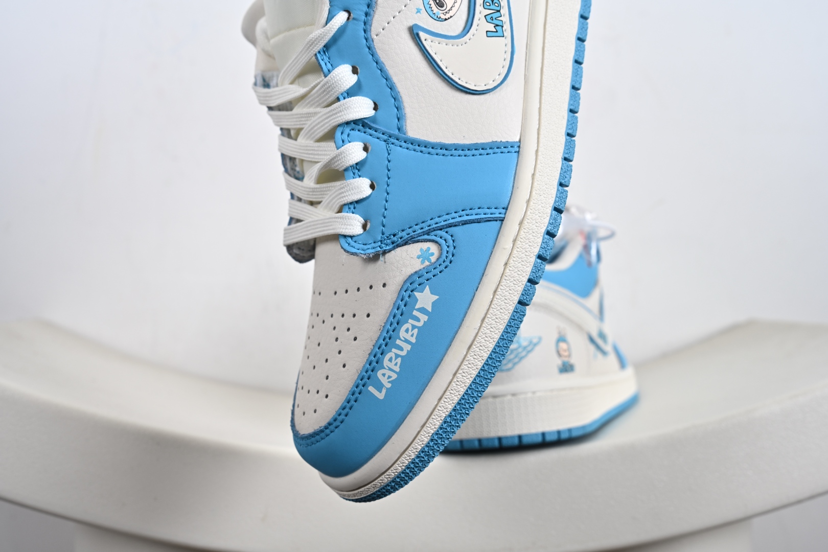260  定制版 NK AJ1 Low 白蓝拉布布联名 低帮休闲板鞋  QG2025-007