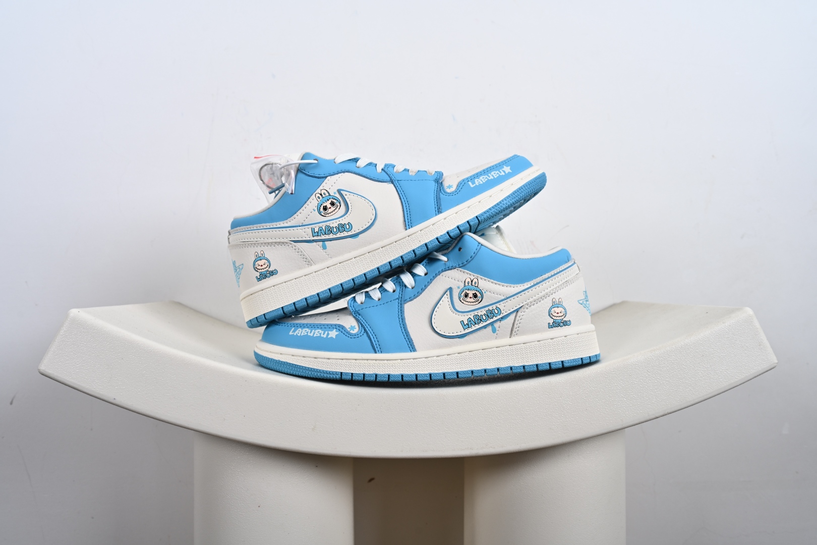 260  定制版 NK AJ1 Low 白蓝拉布布联名 低帮休闲板鞋  QG2025-007
