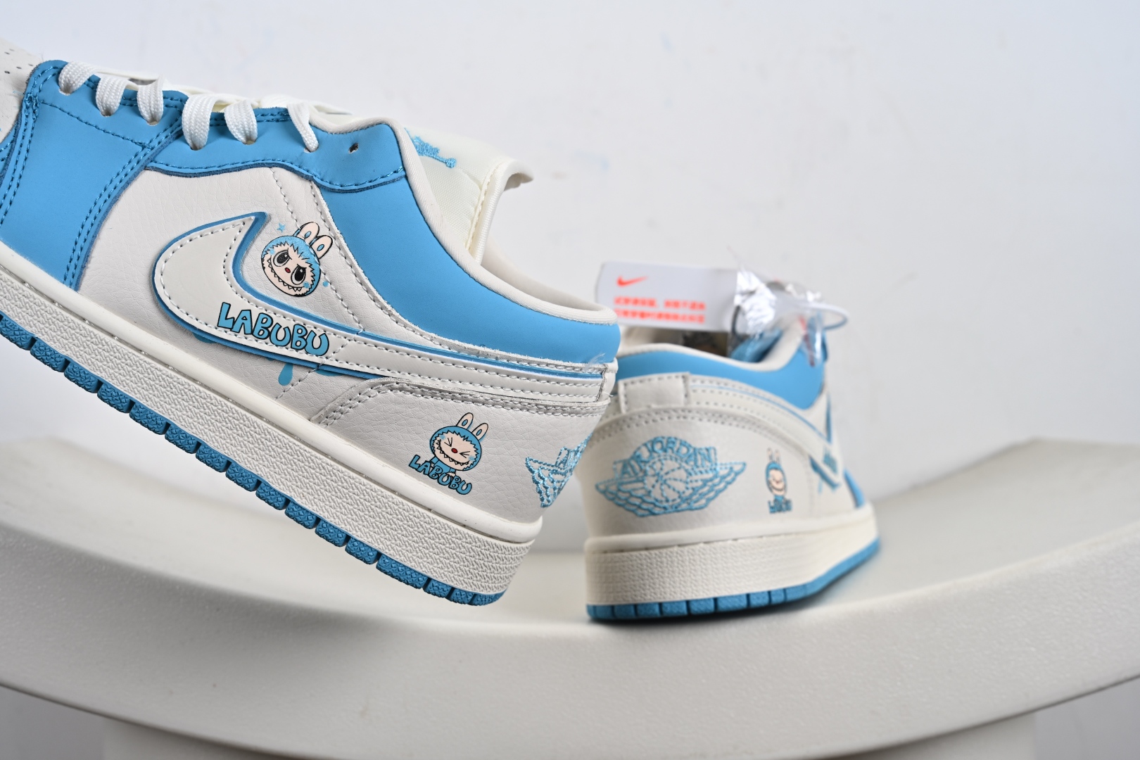 260  定制版 NK AJ1 Low 白蓝拉布布联名 低帮休闲板鞋  QG2025-007
