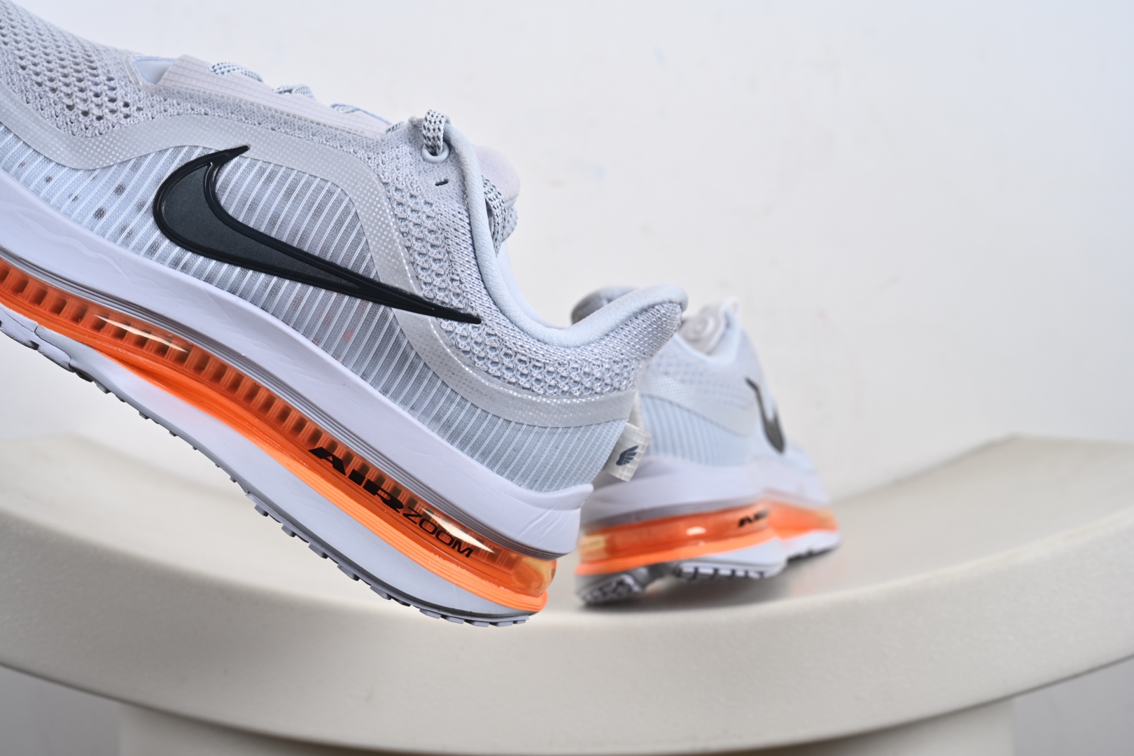 240 Nike Air Zoom NIKE PEGASUS PREMIUM耐克 新款气垫缓震休闲跑步鞋  HQ2592-003