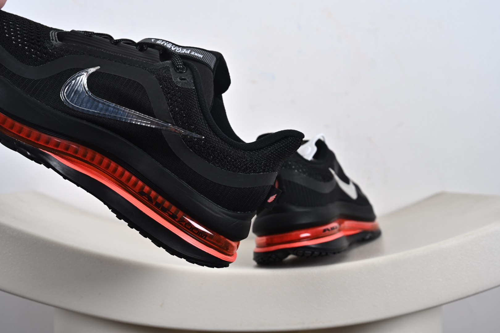 240 Nike Air Zoom NIKE PEGASUS PREMIUM耐克 新款气垫缓震休闲跑步鞋  HQ2592-003